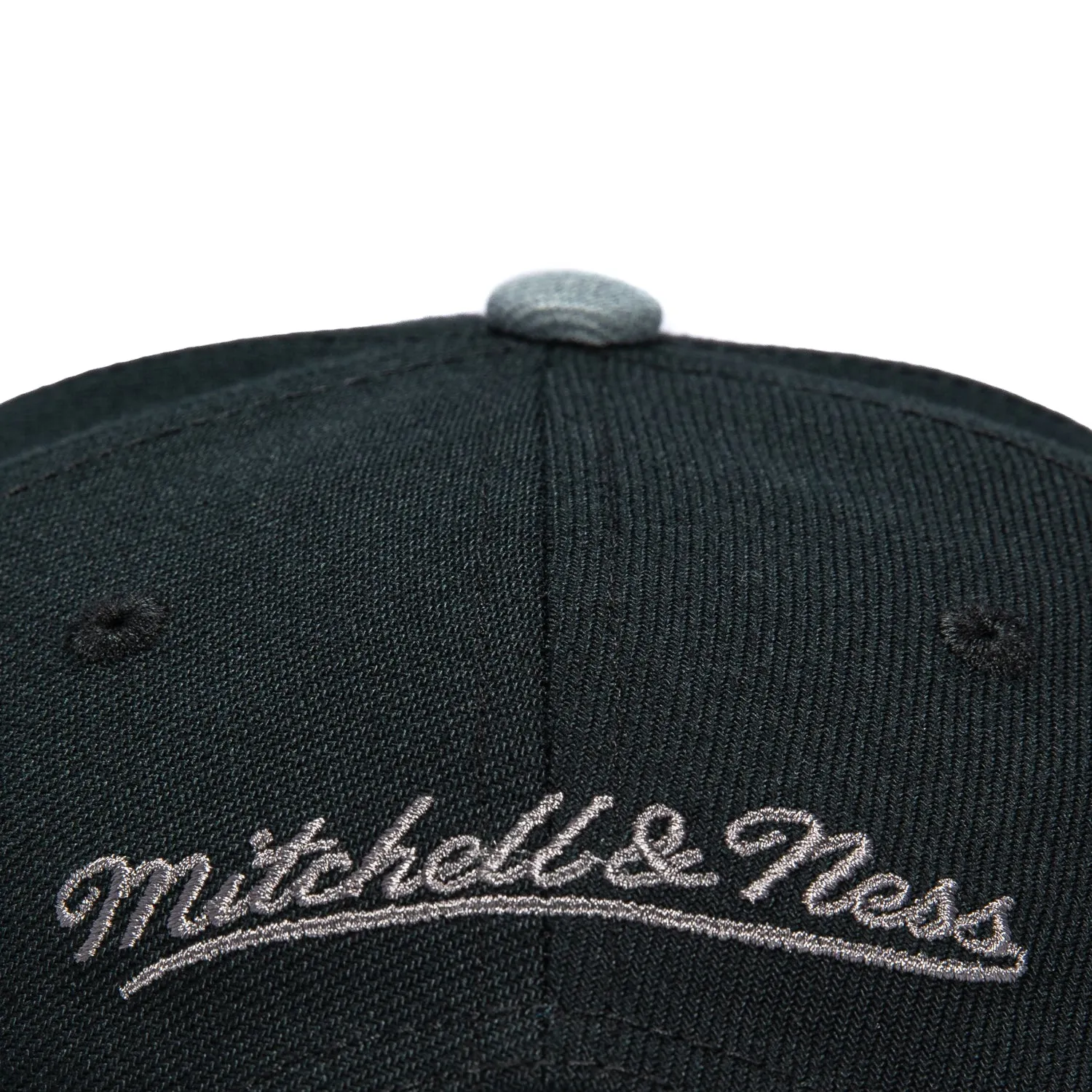 Mitchell & Ness Toronto Raptors 10th Anniversary Patch Snapback Hat - Black, Grey sold by Hat Club product image thumbnail 5