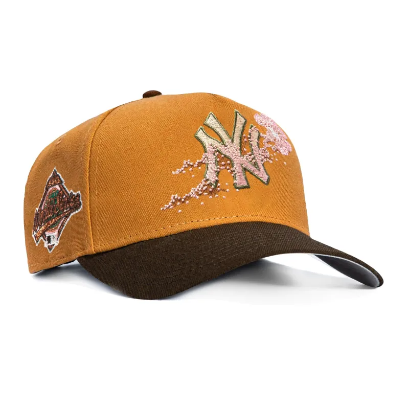 New Era 9Forty A-Frame New York Yankees 1996 World Series Patch Snapback Flower Hat - Khaki, Brown made by New Era