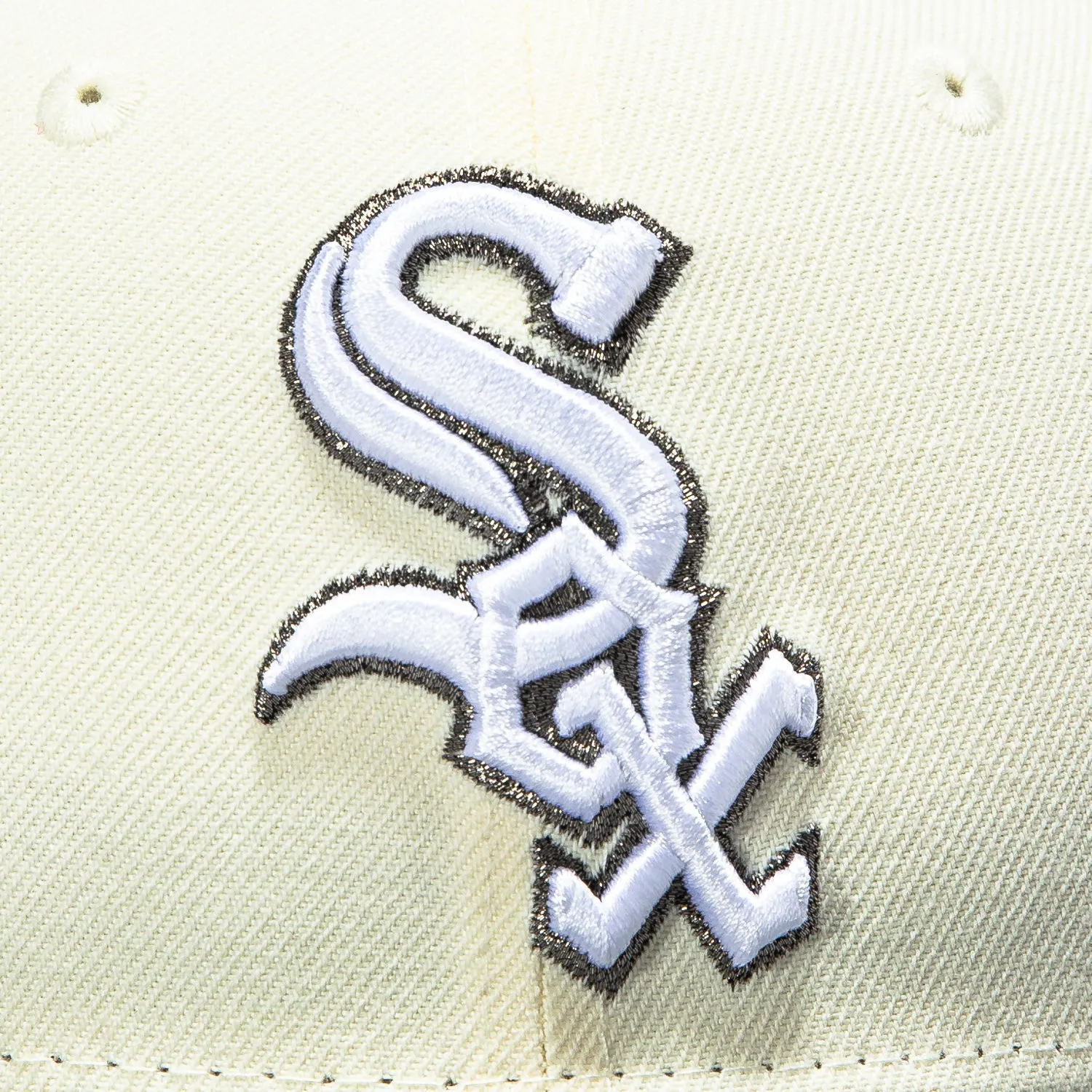 New Era 59Fifty Chicago White Sox 2005 World Series Patch Hat - White, Storm Grey, Red sold by Hat Club product image thumbnail 4