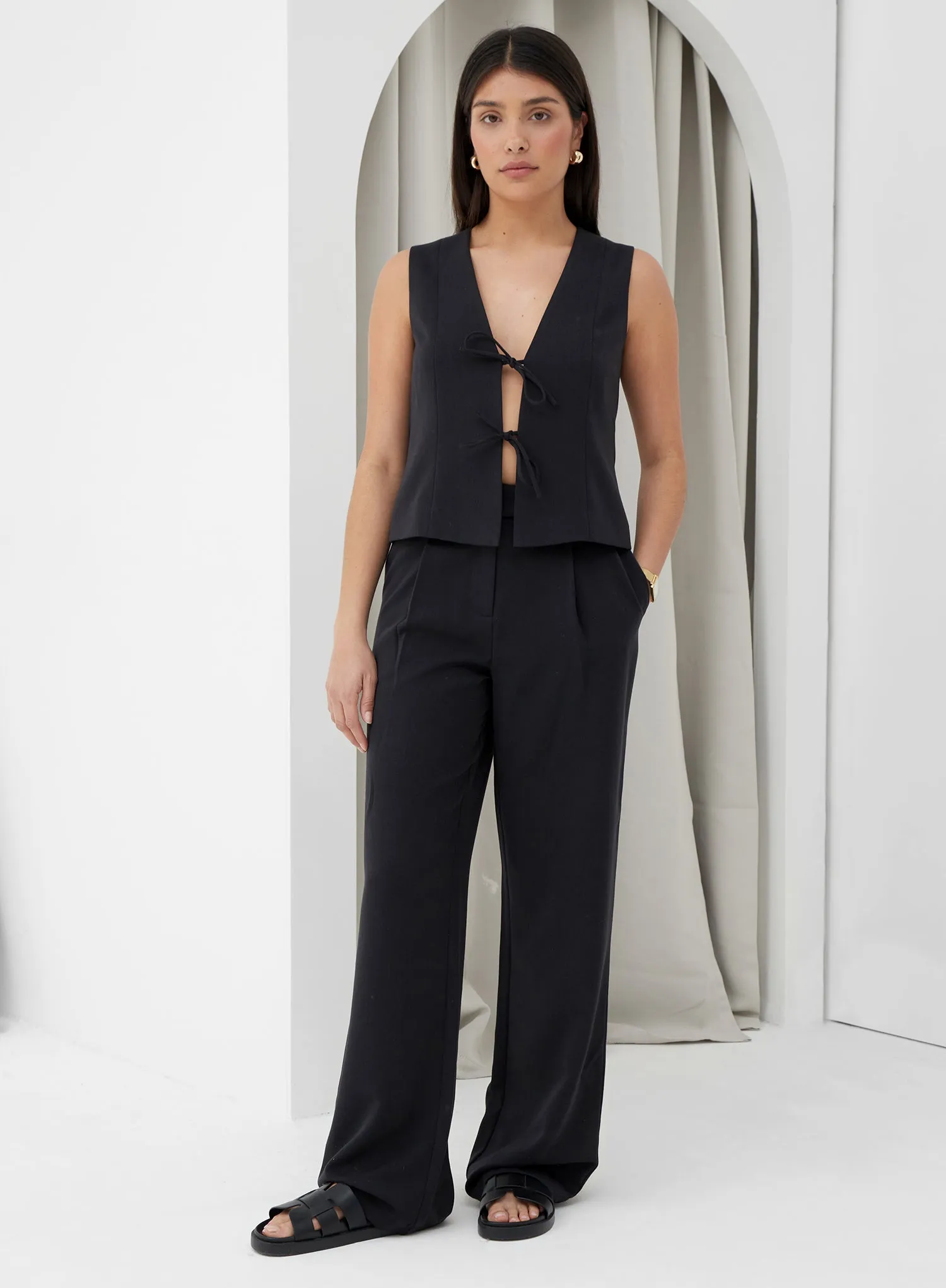Black Straight Leg Trouser – Delilah sold by 4th and Reckless