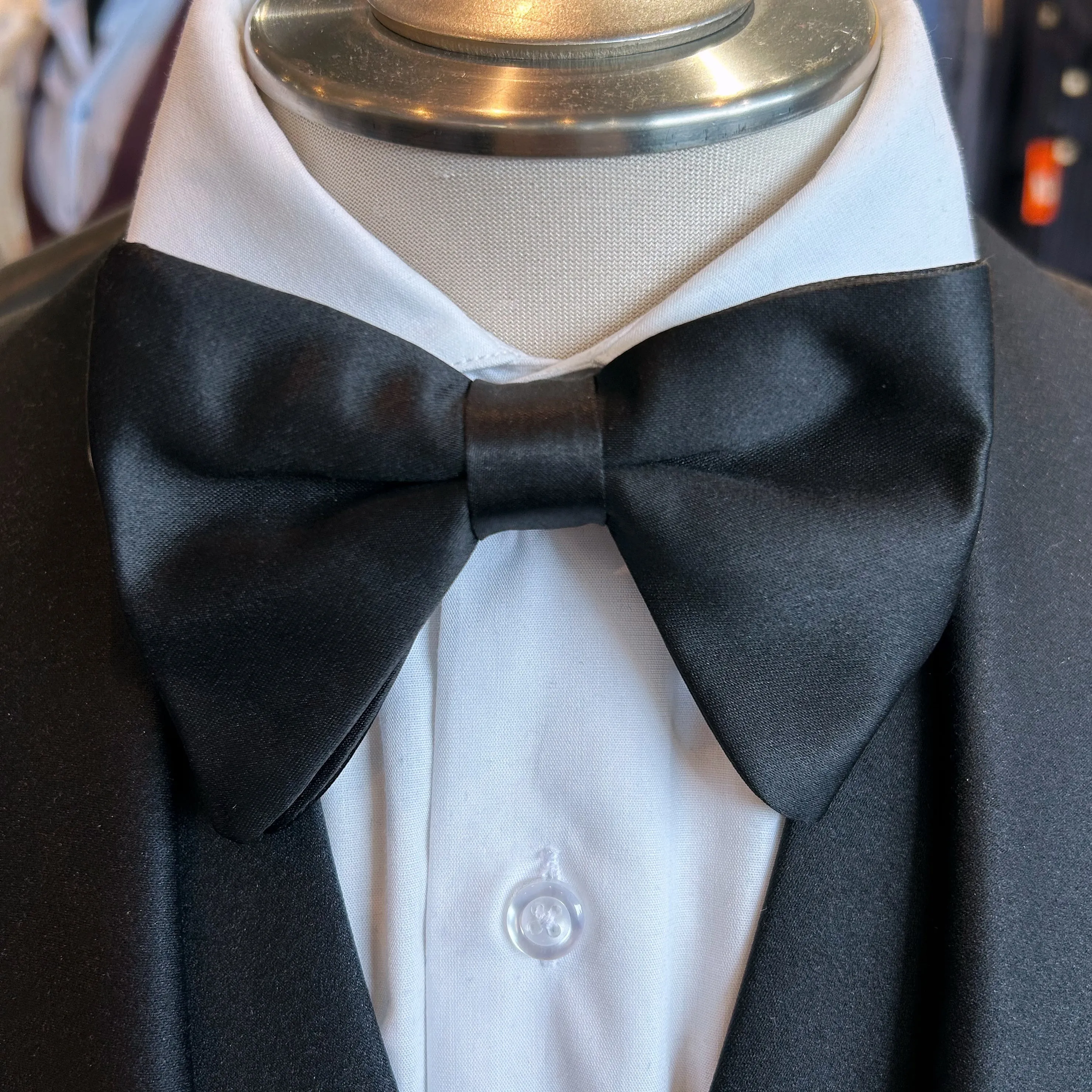 FABIAN COUTURE SATIN BUTTERFLY BOW TIE sold by Esco Clothiers product image thumbnail 2