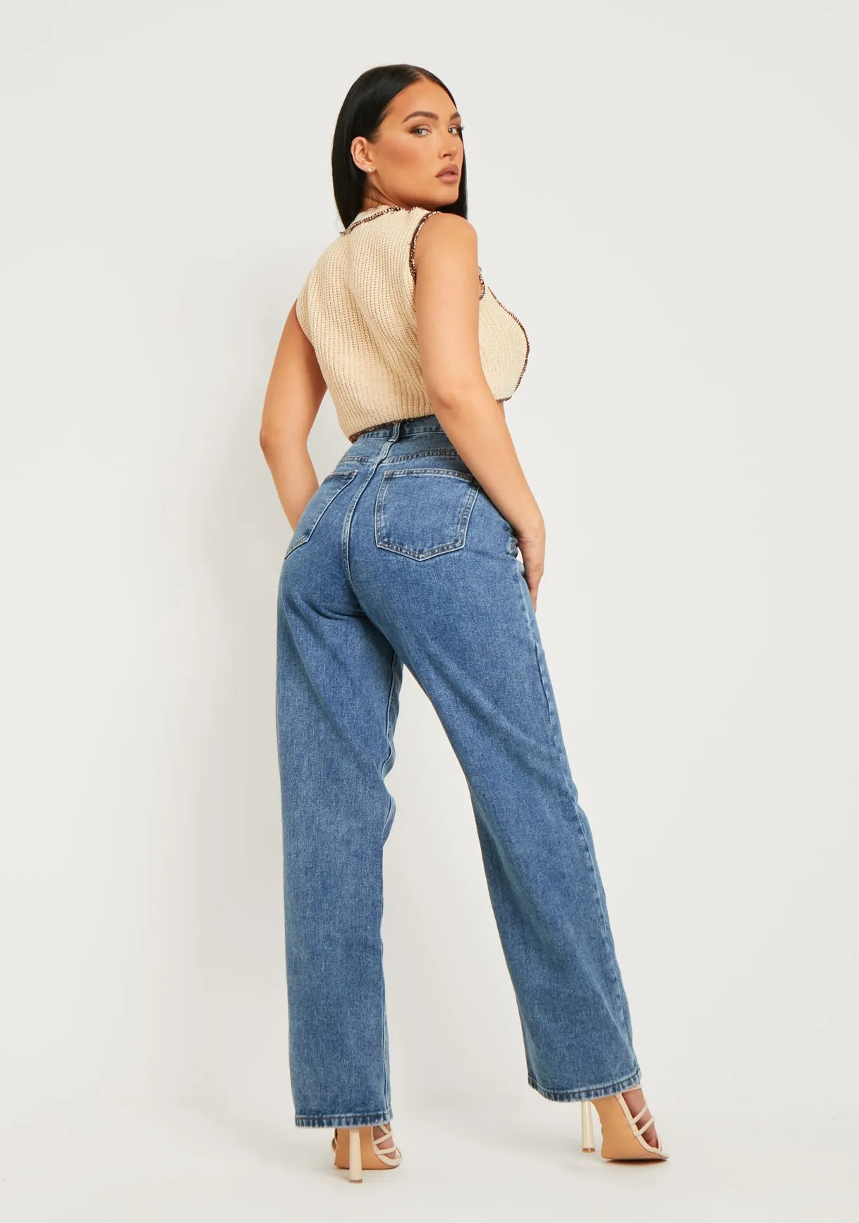 Elise Mid Wash Waist Button Detail Loose Fit Straight Leg Jeans sold by Missy Empire product image thumbnail 4