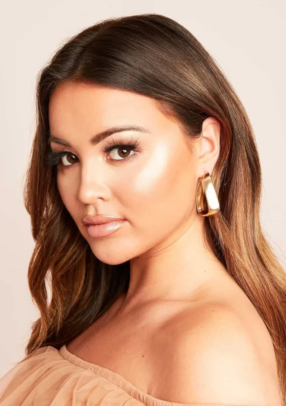 Noor Gold Chunky Rectangle Hoop Earrings sold by Missy Empire