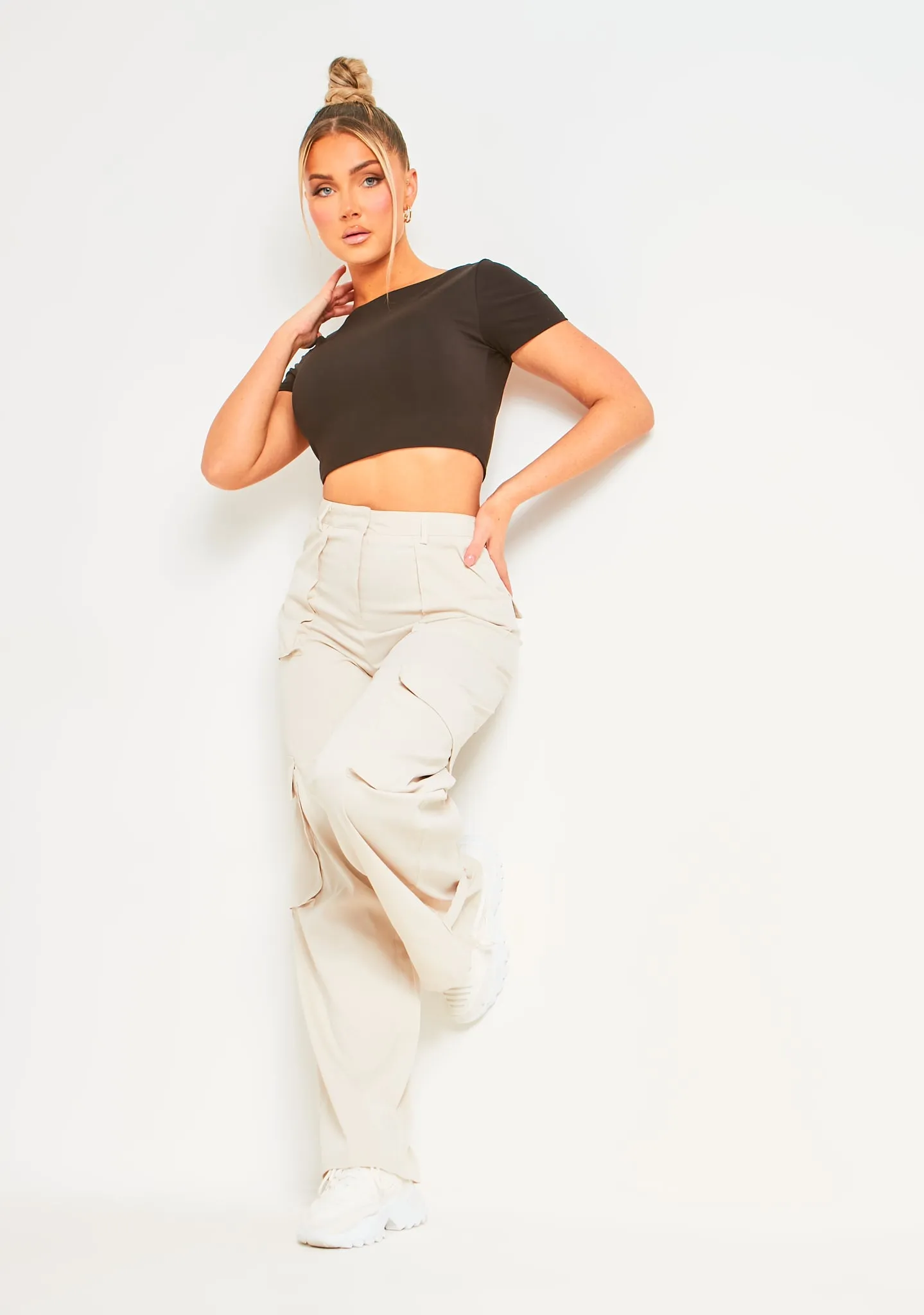 Elle Black Premium Sculpt Backless Crop Top sold by Missy Empire product image thumbnail 4