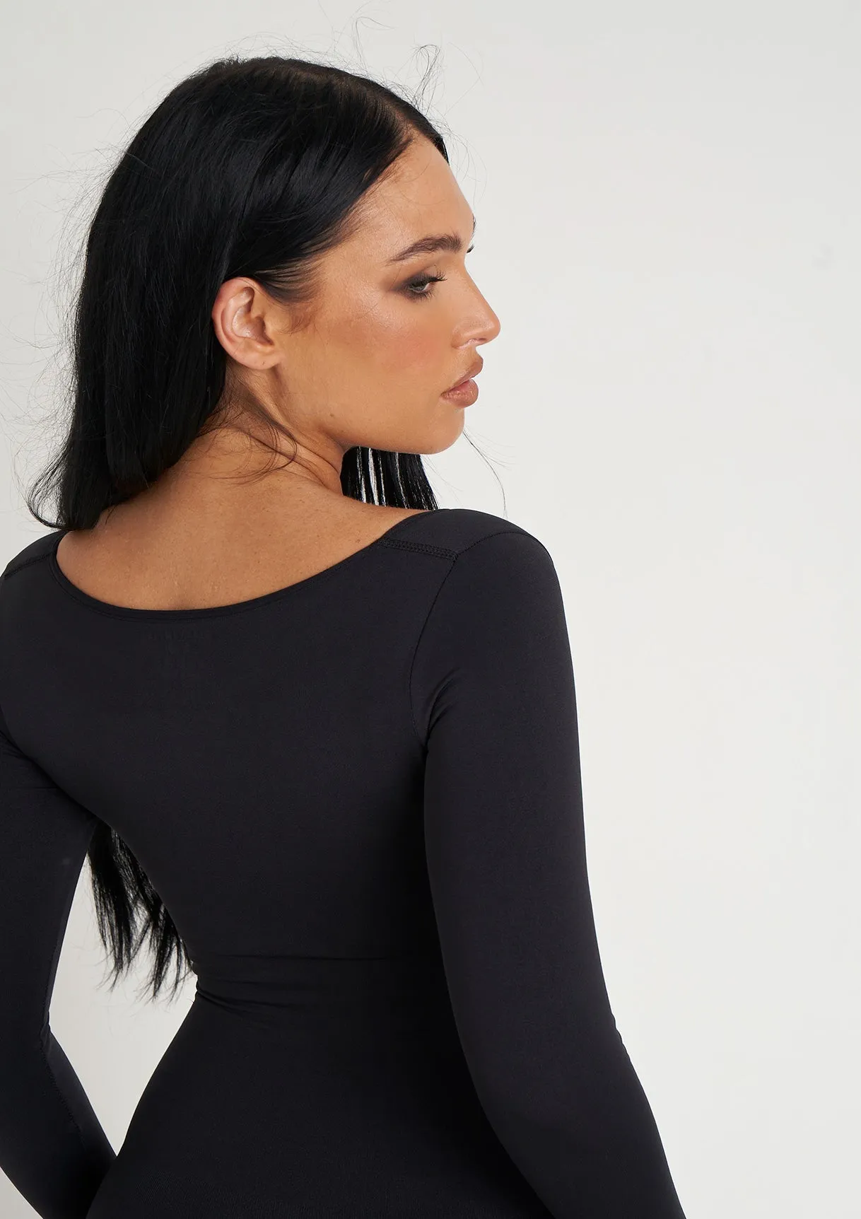 Amelia Black Seamless Long Sleeve Plunge Jumpsuit sold by Missy Empire product image thumbnail 2