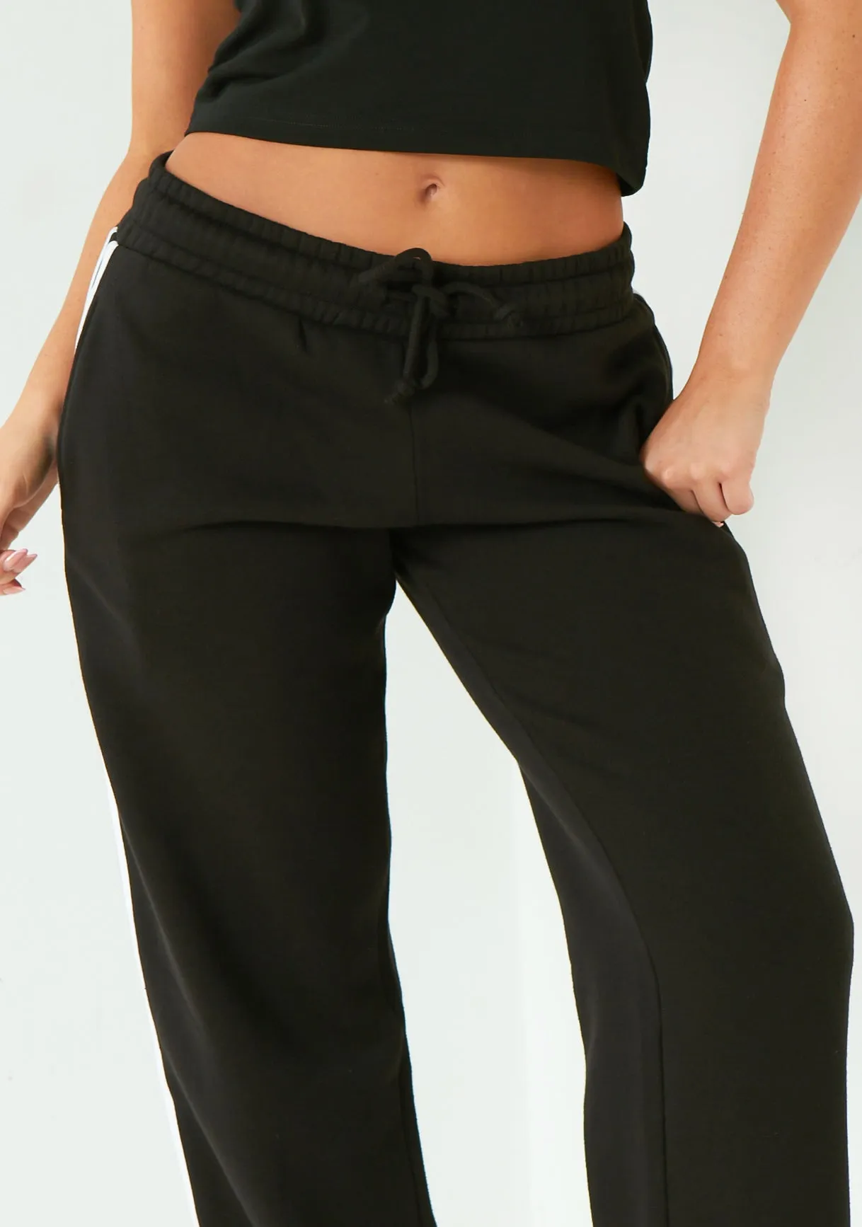 Layla Black Contrast Side Stripe Wide Leg Jogger sold by Missy Empire product image thumbnail 4