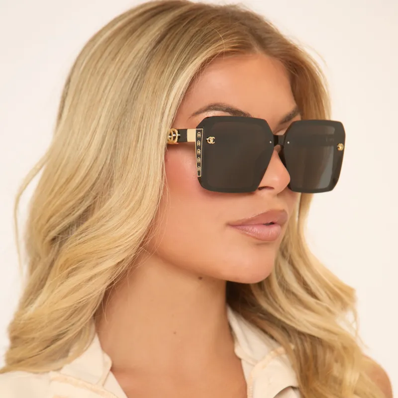 Side Logo Detail Square Shaped Oversized Frame Sunglasses In Black sold by Missy Empire
