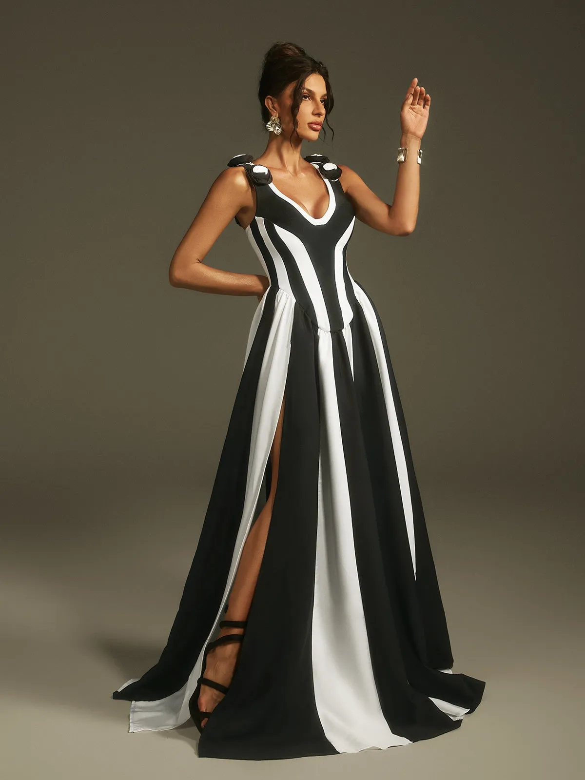 Marella Plunge Neck Split Maxi Dress sold by Mew Mews product image thumbnail 4