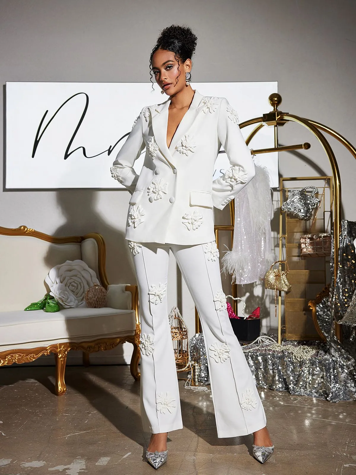 Indiana Floral Embellished Blazer Set In White sold by Mew Mews product image thumbnail 4