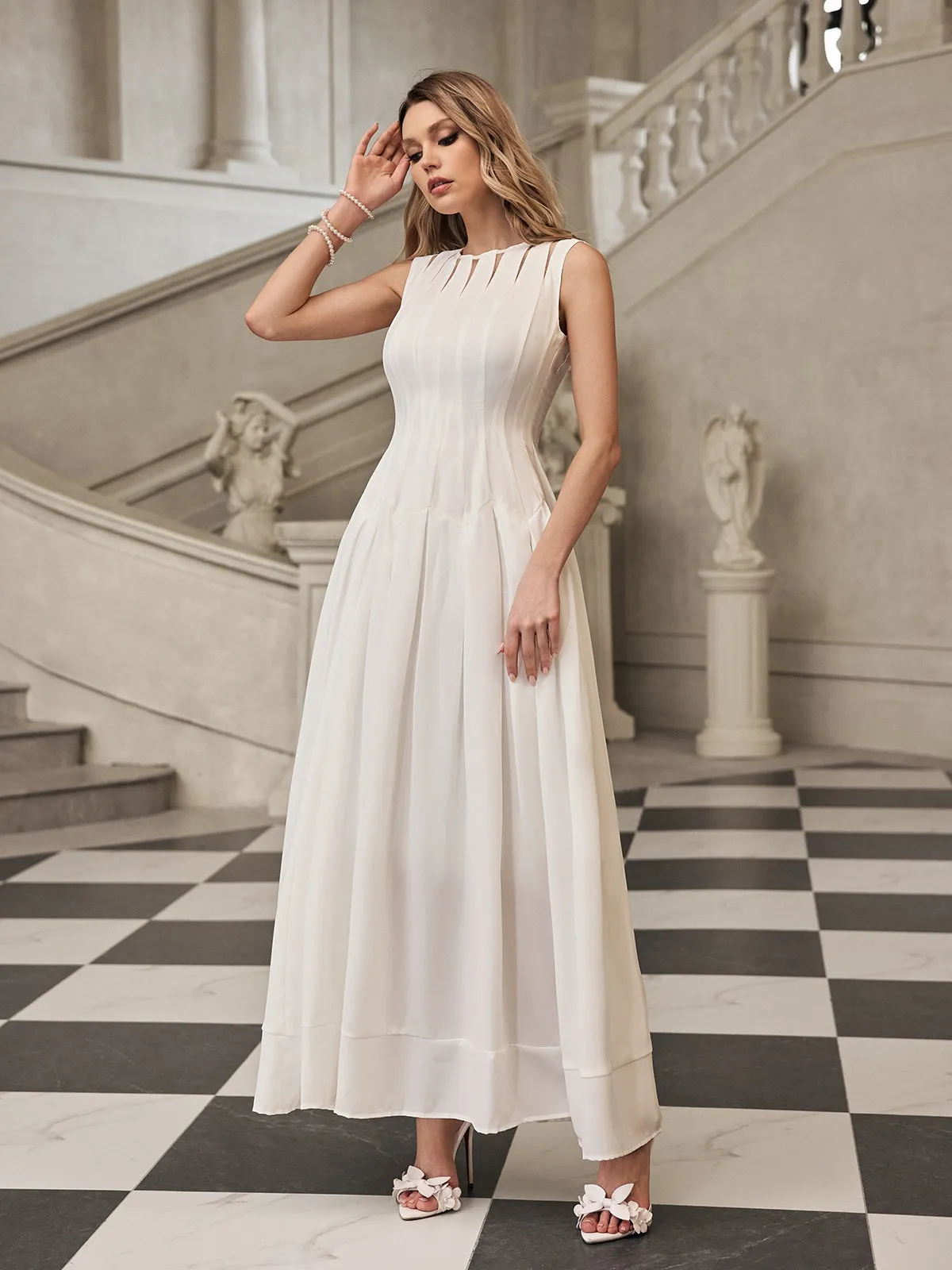 Faelthis Sleeveless Pleat Maxi Dress sold by Mew Mews product image thumbnail 5