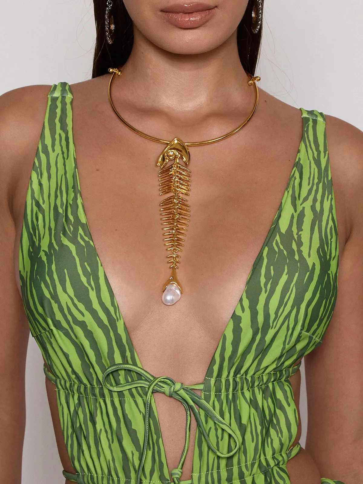 Soryxel Fishbone Pearl Pendant Choker sold by Mew Mews product image thumbnail 2