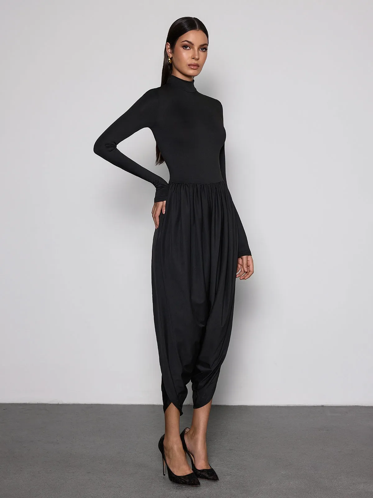 Laurien Long Sleeve Ruched Jumpsuit In Black sold by Mew Mews product image thumbnail 4