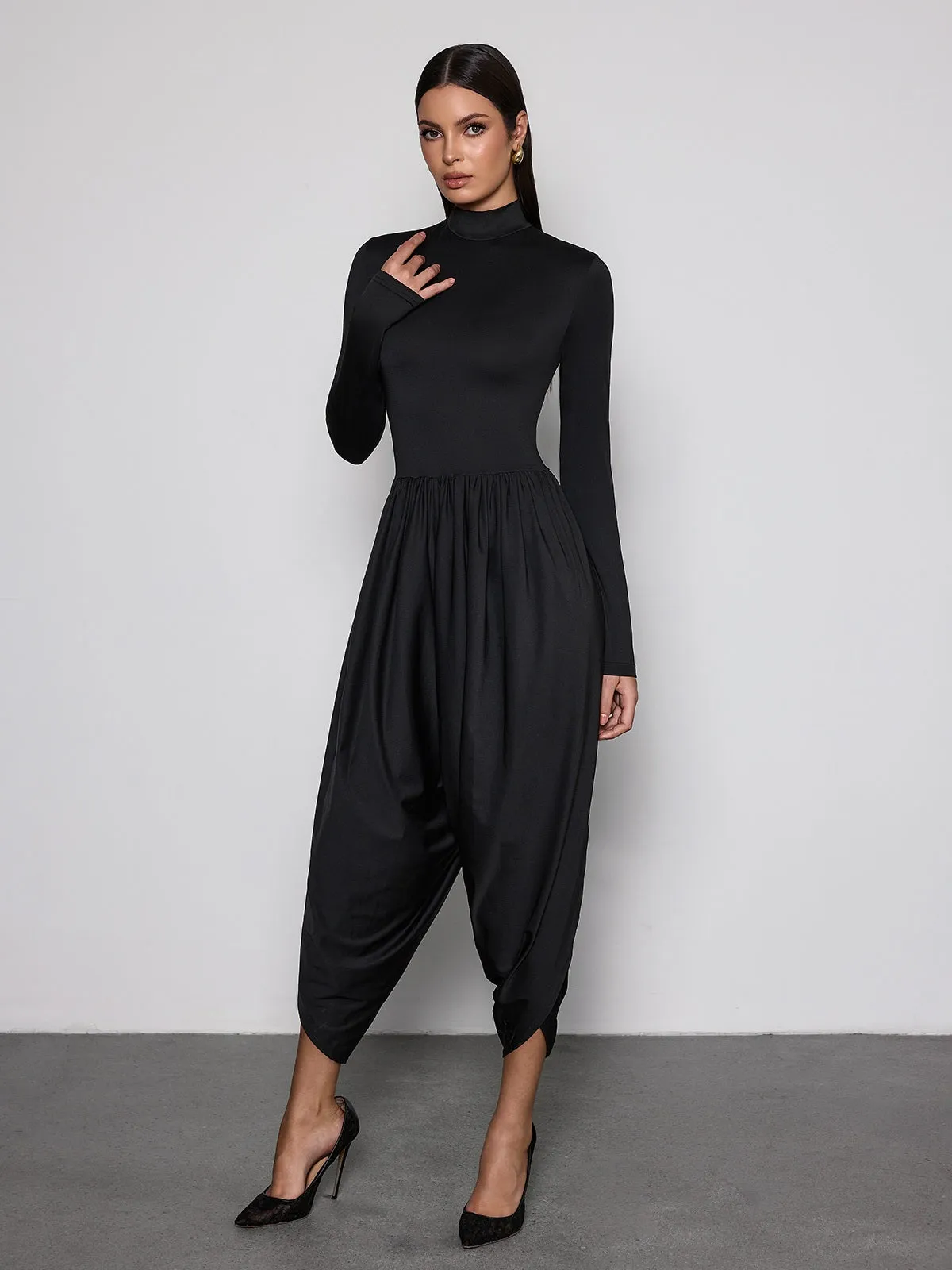 Laurien Long Sleeve Ruched Jumpsuit In Black sold by Mew Mews product image thumbnail 5