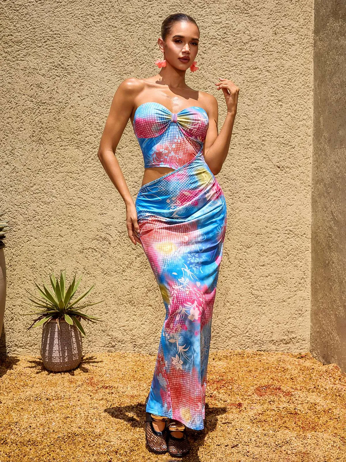 Gryvalor Strapless Cutout Floral Maxi Dress sold by Mew Mews product image thumbnail 3