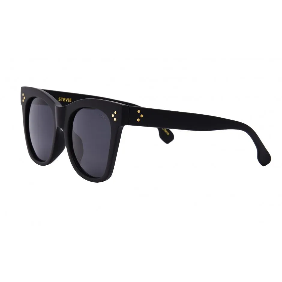 Stevie Sunglasses | Matt Black/Smoke Polarized sold by Belletique product image thumbnail 2