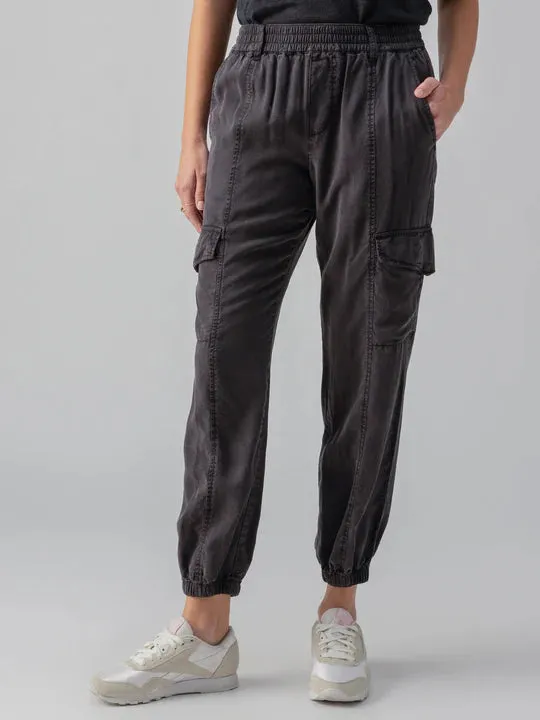 Relaxed Rebel Pant | Black sold by Belletique