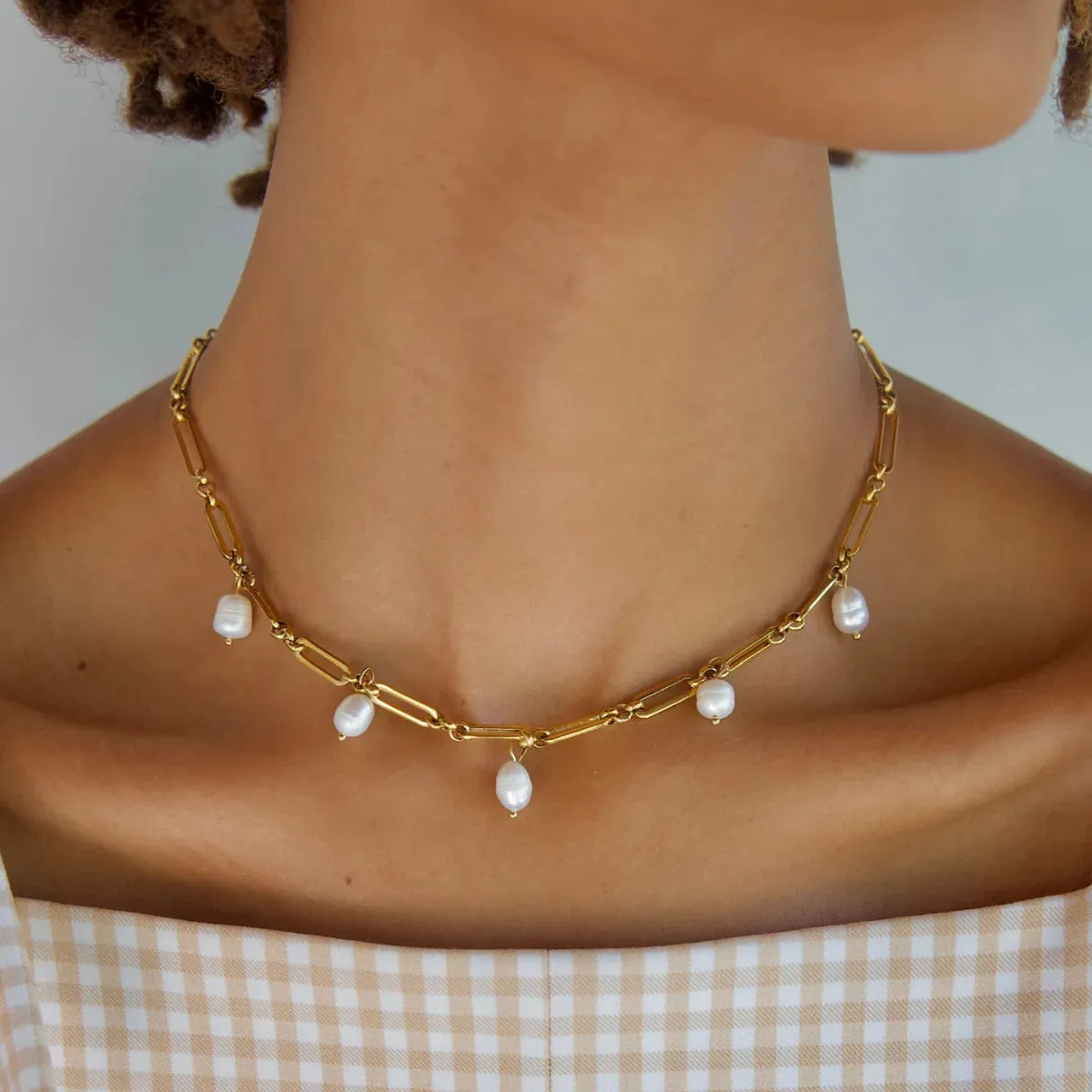 Kendall Toggle Chain Pearl Necklace | Gold sold by Belletique product image thumbnail 3