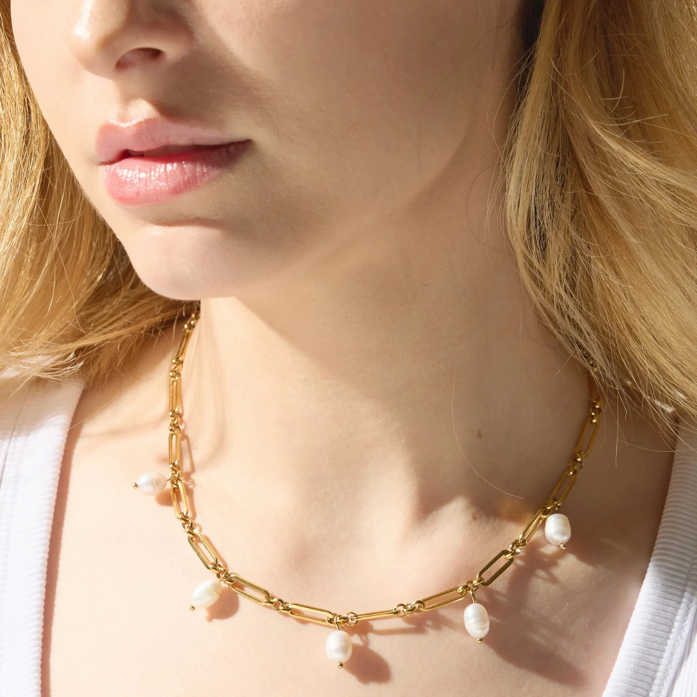 Kendall Toggle Chain Pearl Necklace | Gold sold by Belletique product image thumbnail 2