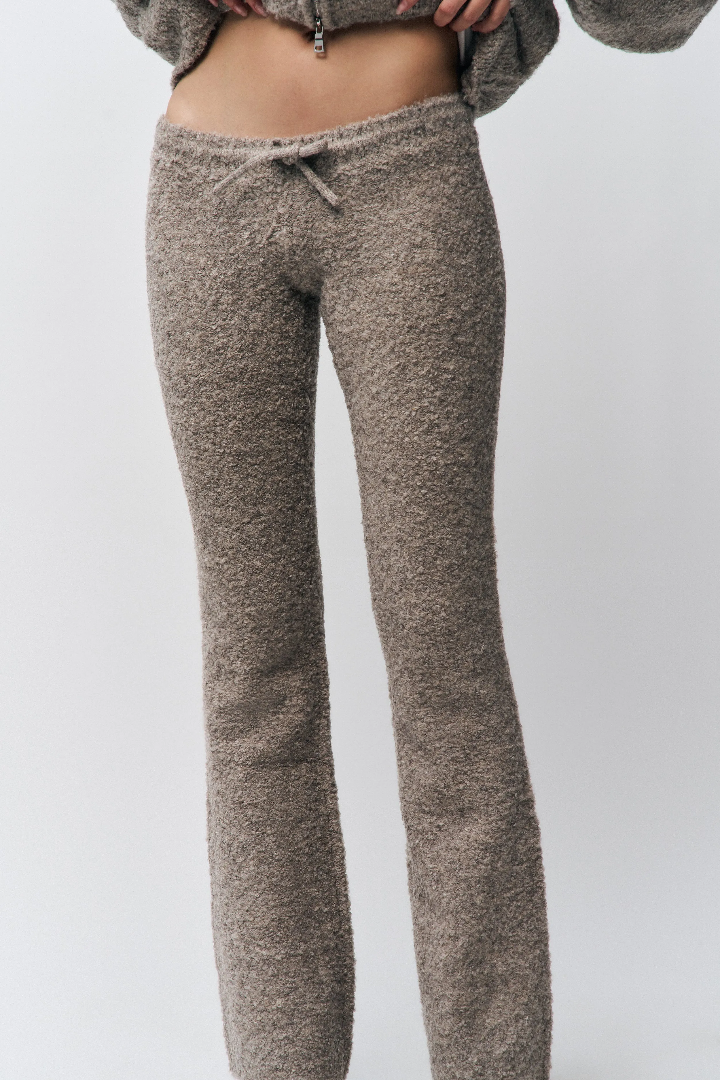 Peyton Pant sold by Guizio product image thumbnail 3