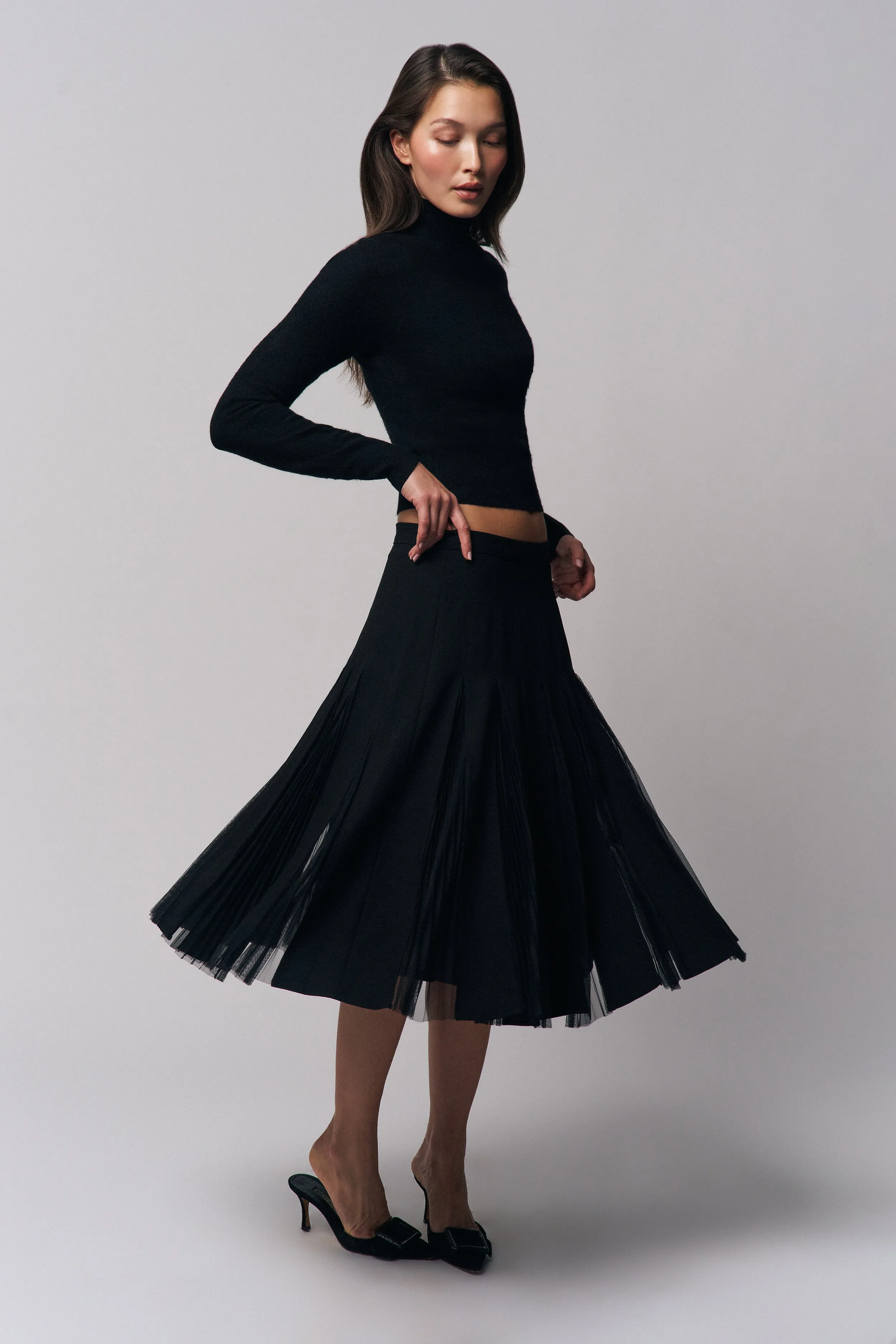 Delia Sweater sold by Guizio product image thumbnail 4