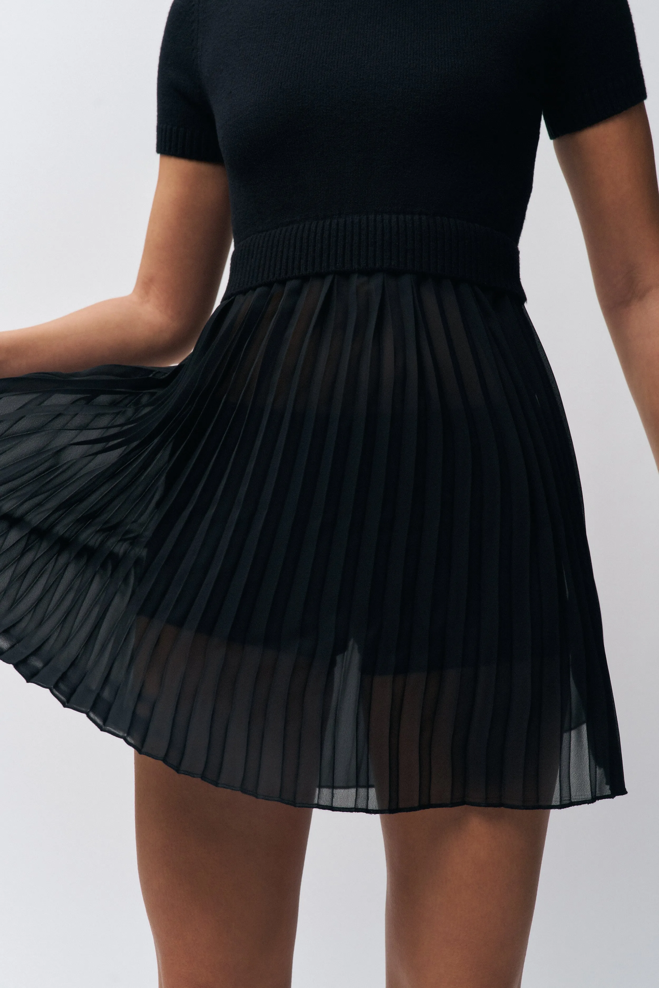 Evie Dress sold by Guizio product image thumbnail 5