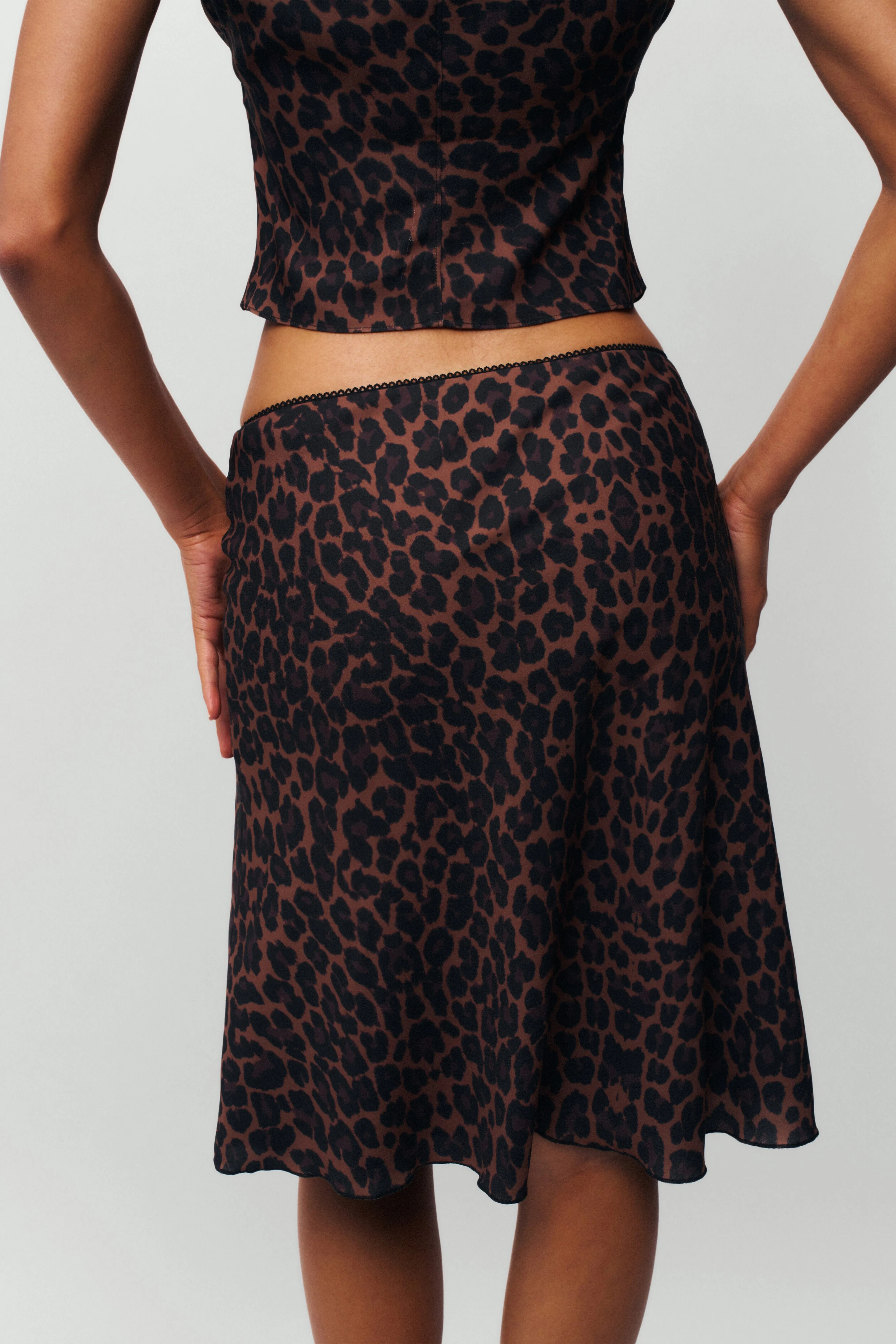 Paloma Skirt sold by Guizio product image thumbnail 3