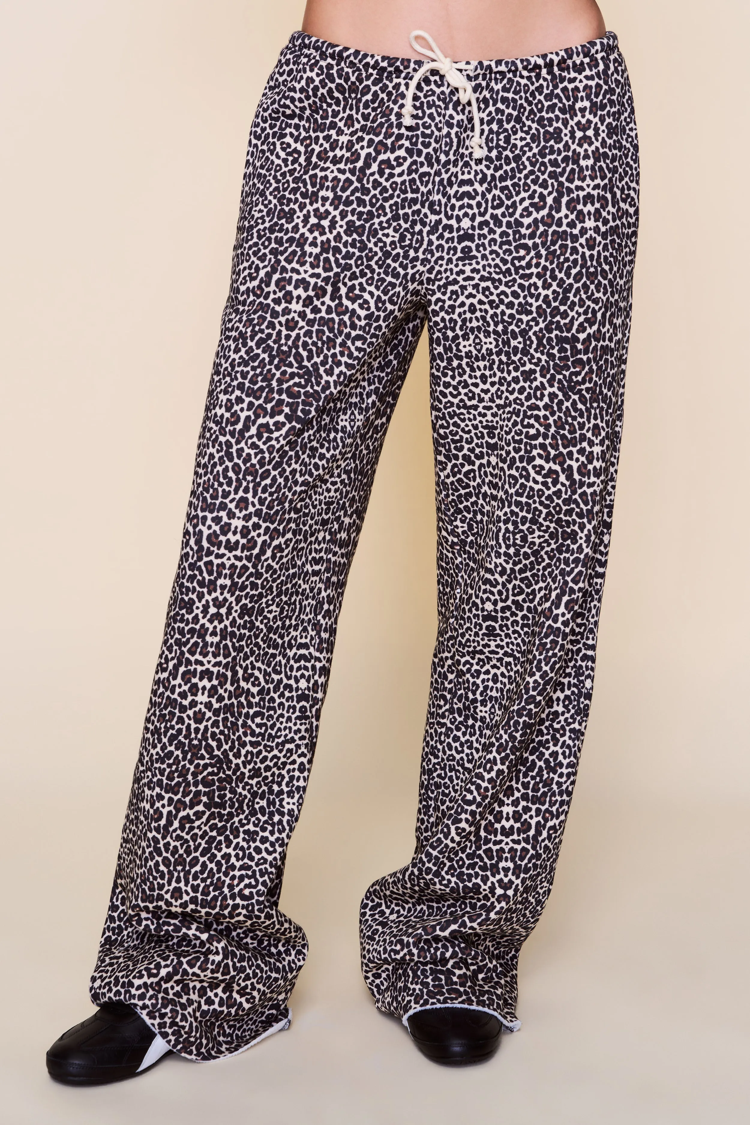 Drawstring Fleece Pant sold by Guizio product image thumbnail 4