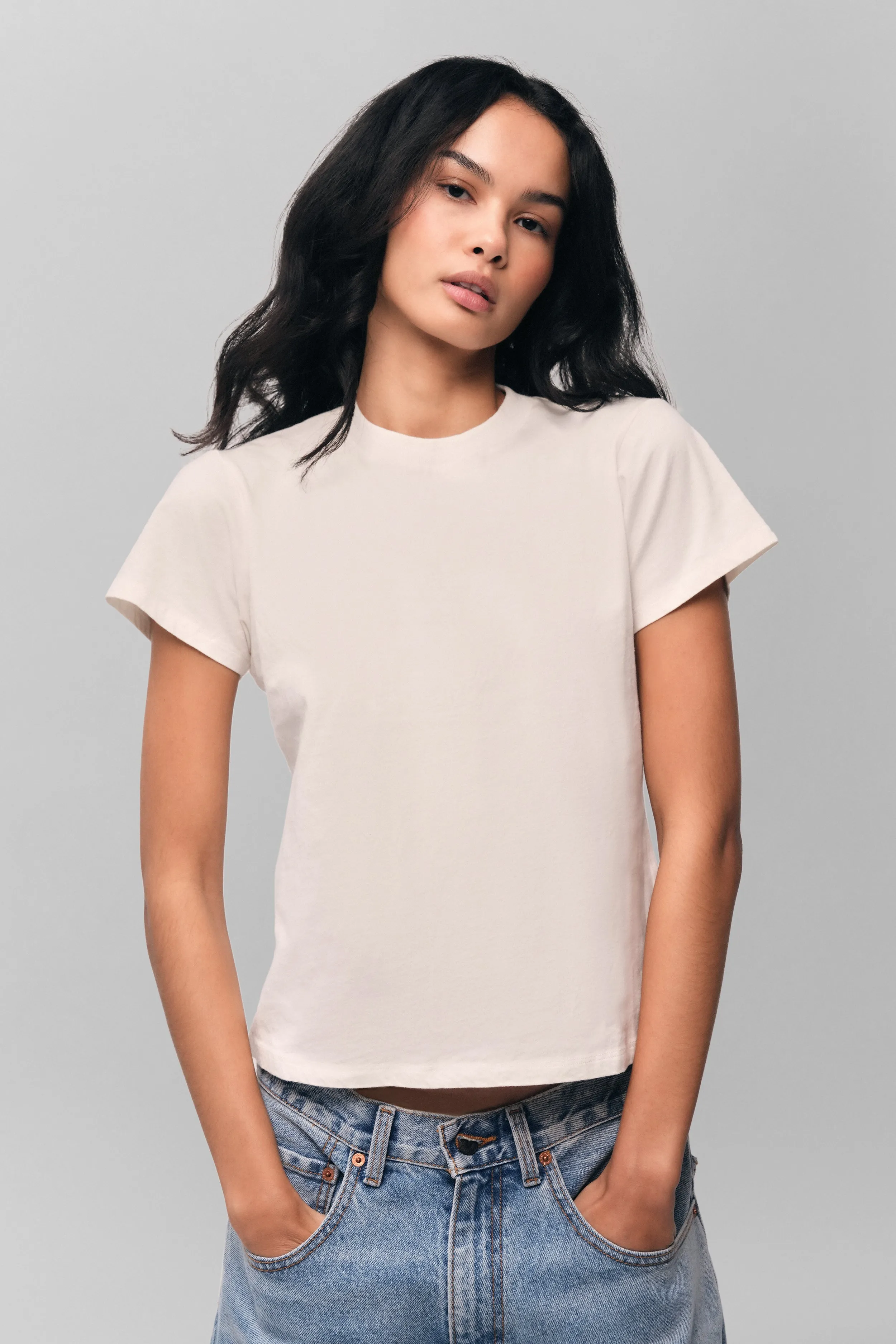The Everyday Relaxed Tee sold by Guizio product image thumbnail 5