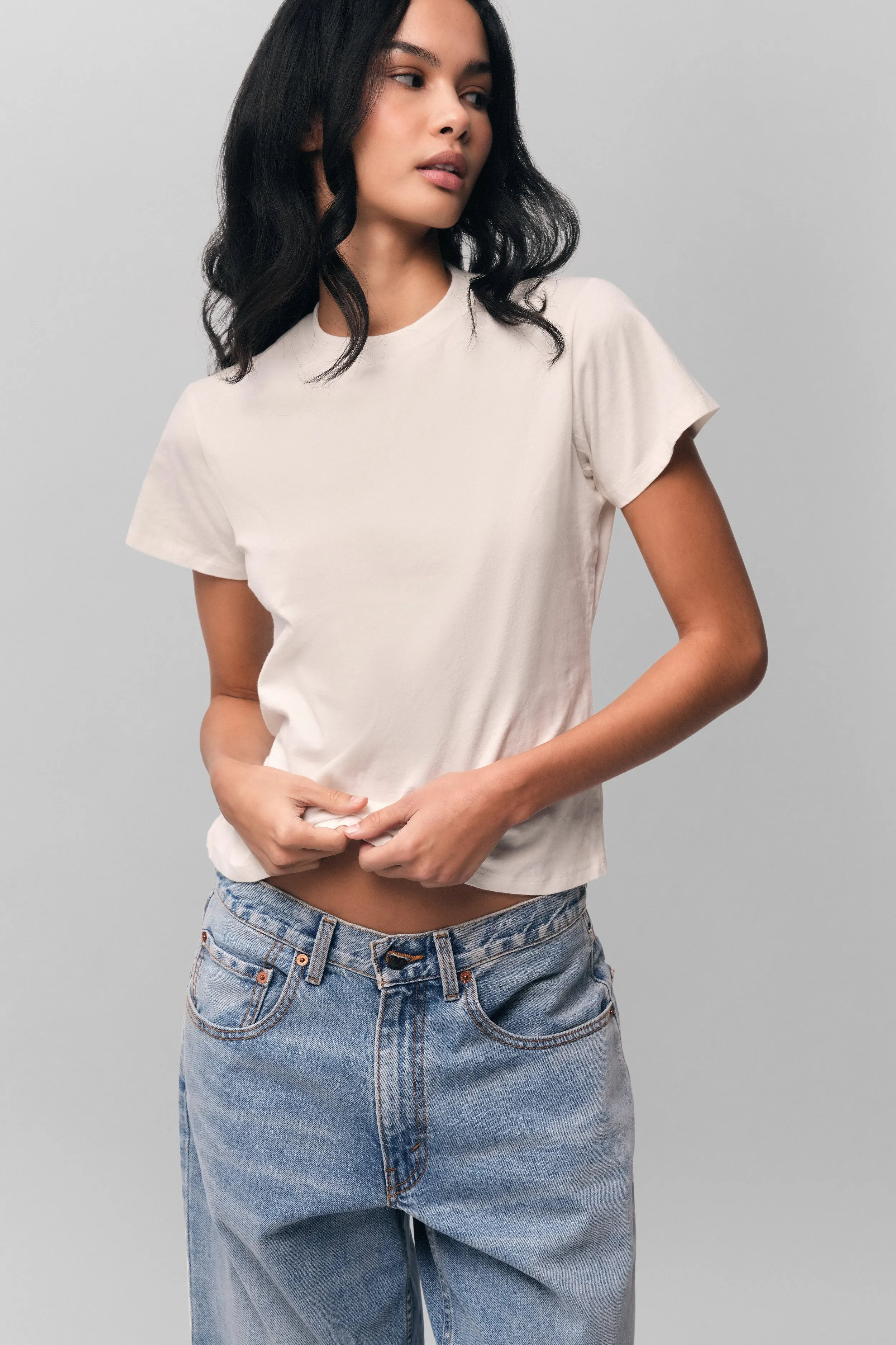 The Everyday Relaxed Tee sold by Guizio product image thumbnail 3