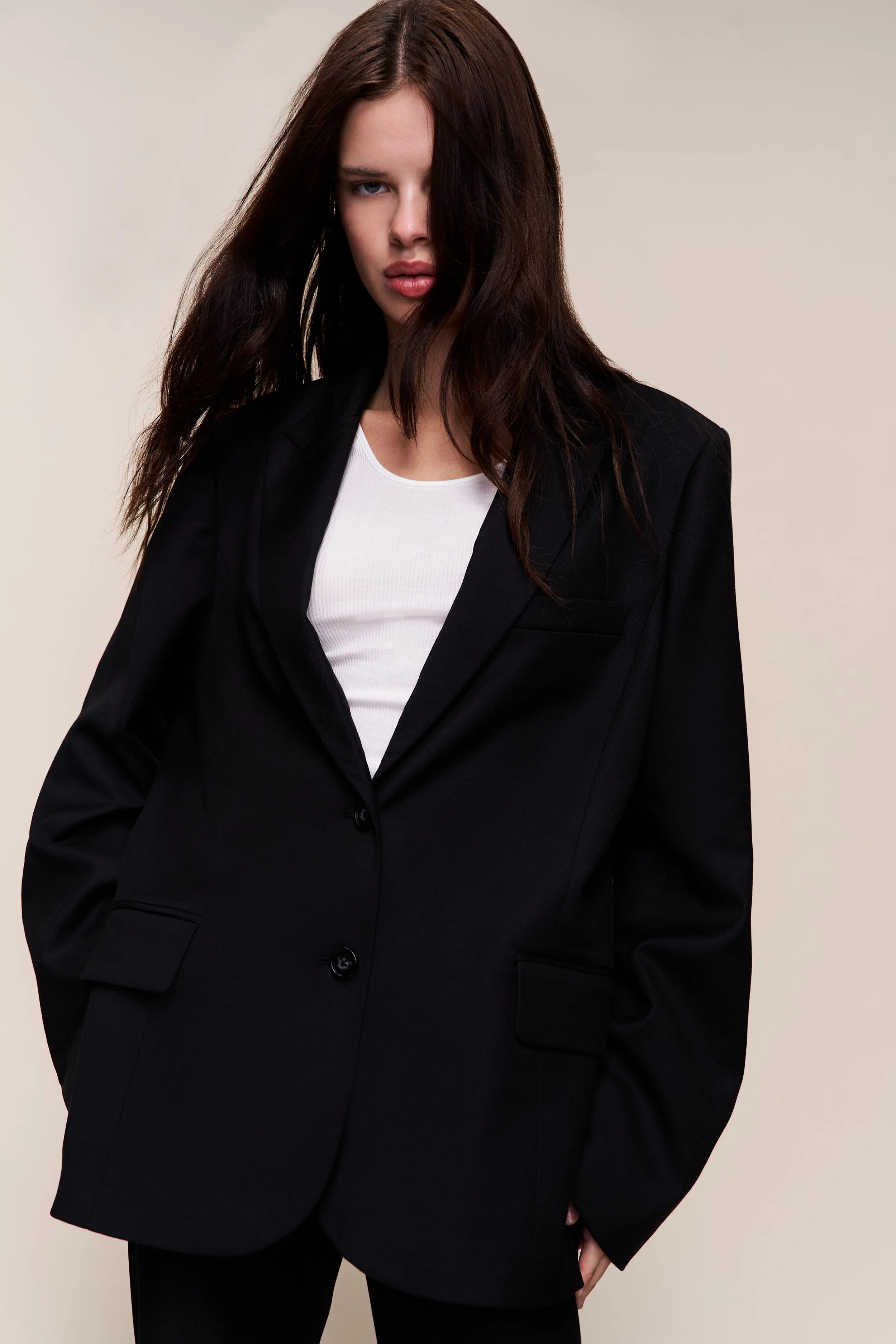 The Perfect Oversized Blazer sold by Guizio product image thumbnail 3