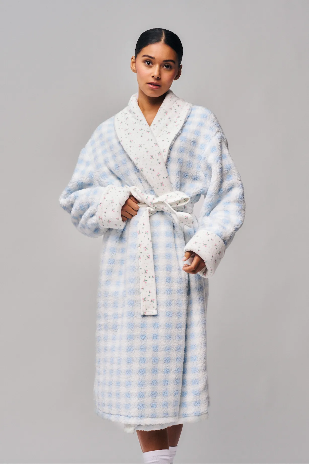 Cozy Cloud Reversible Robe sold by Guizio product image thumbnail 2