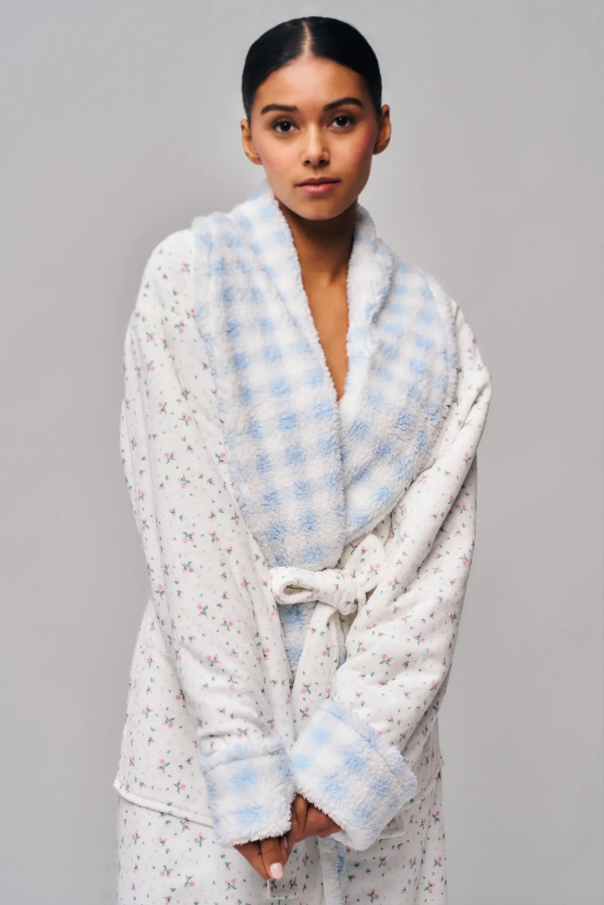 Cozy Cloud Reversible Robe sold by Guizio product image thumbnail 3