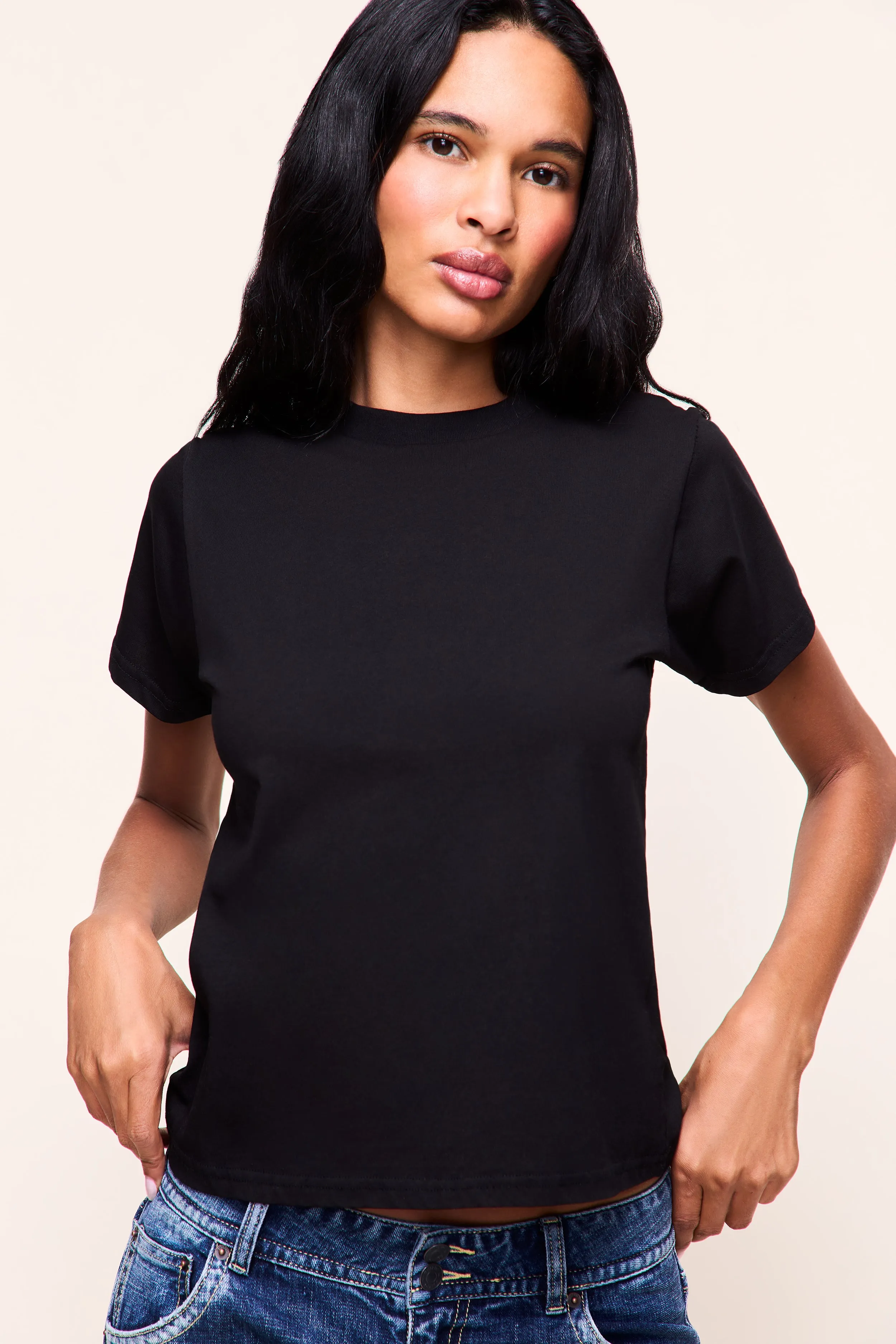 The Everyday Relaxed Tee sold by Guizio product image thumbnail 4
