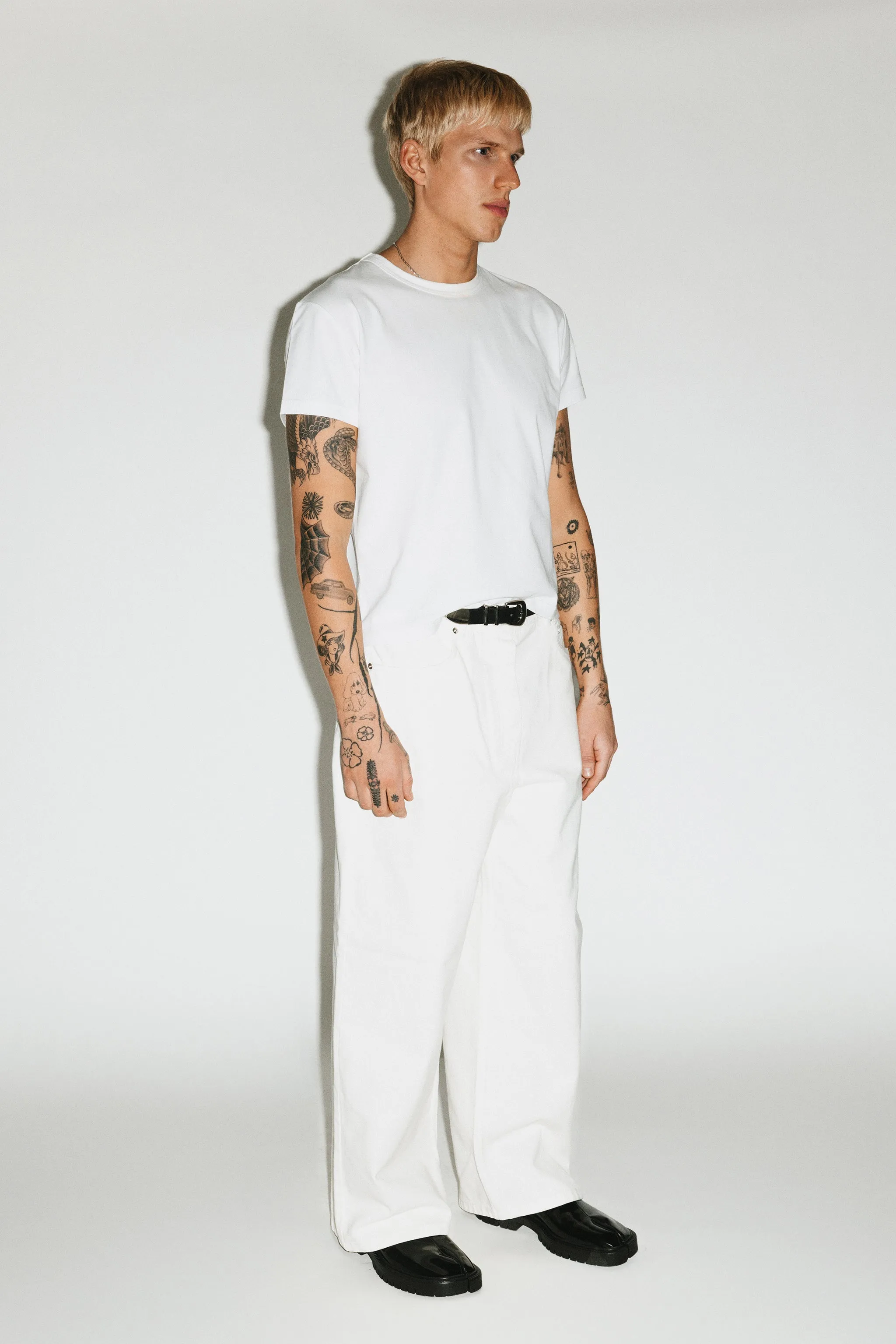Laurel Relaxed Wide-Leg Jeans | Off-White sold by California Arts product image thumbnail 2