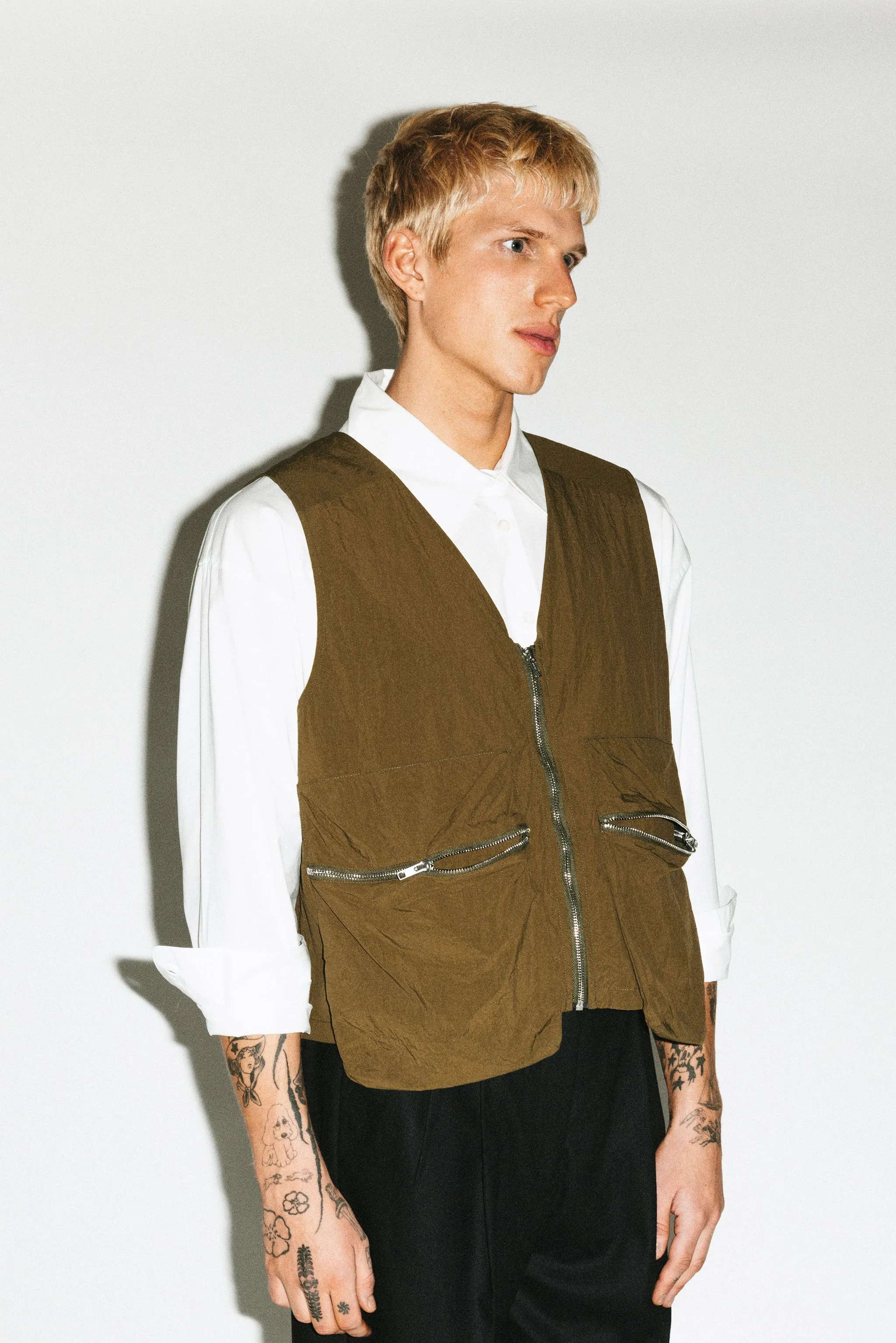 Elysian Utility Cargo Vest | Olive sold by California Arts product image thumbnail 2