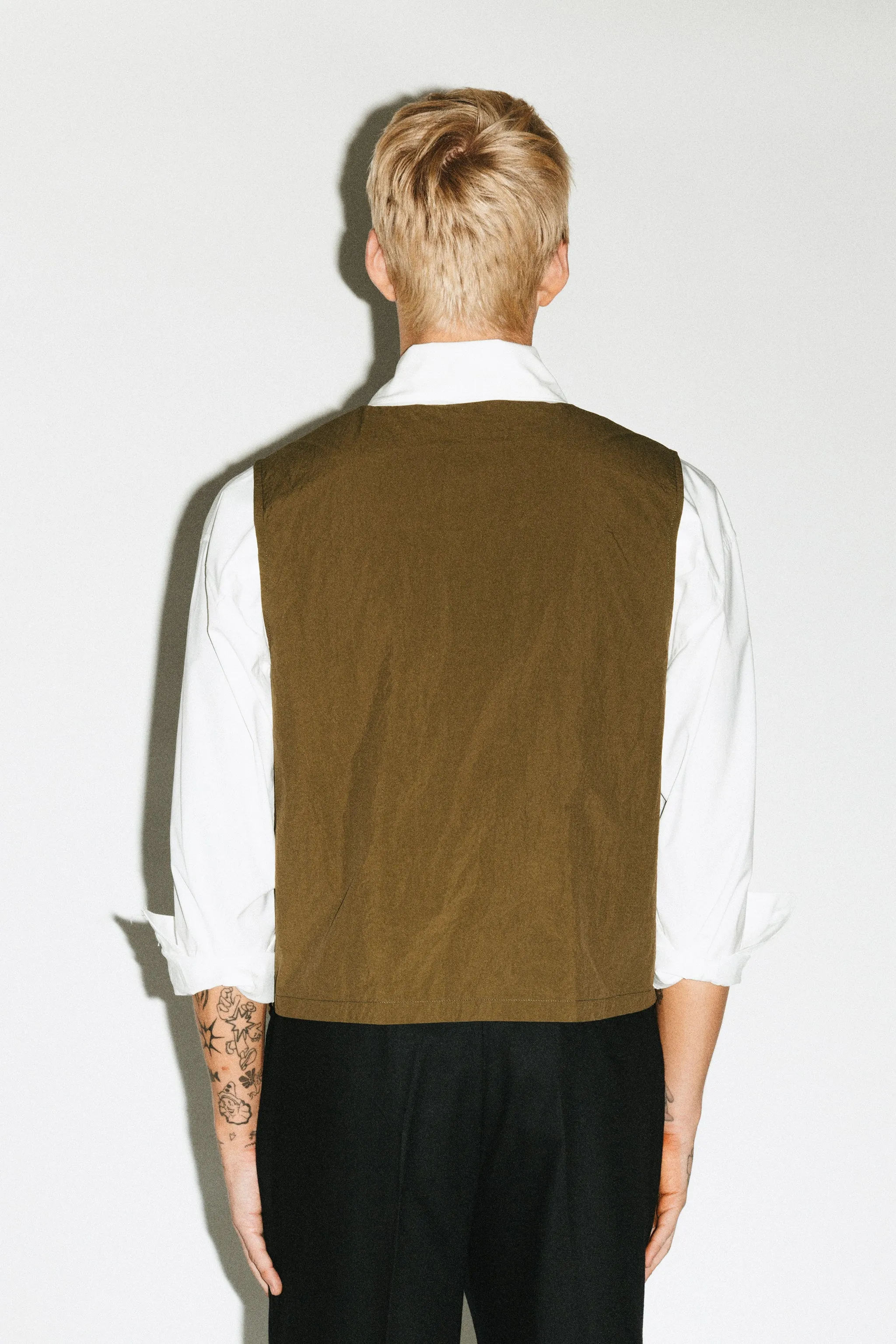 Elysian Utility Cargo Vest | Olive sold by California Arts product image thumbnail 4