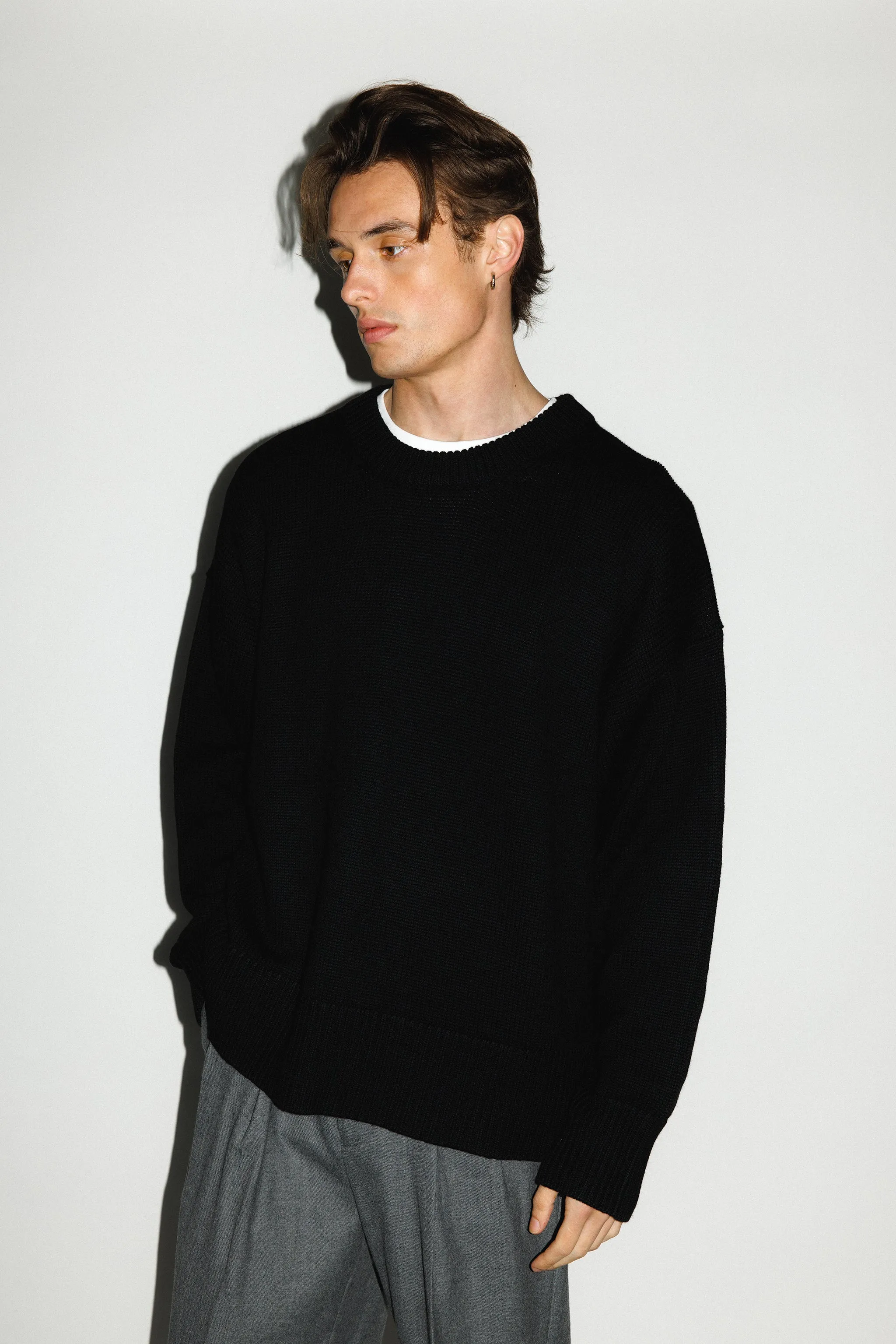 Palos Oversized Crew-Neck Sweater | Black sold by California Arts product image thumbnail 3