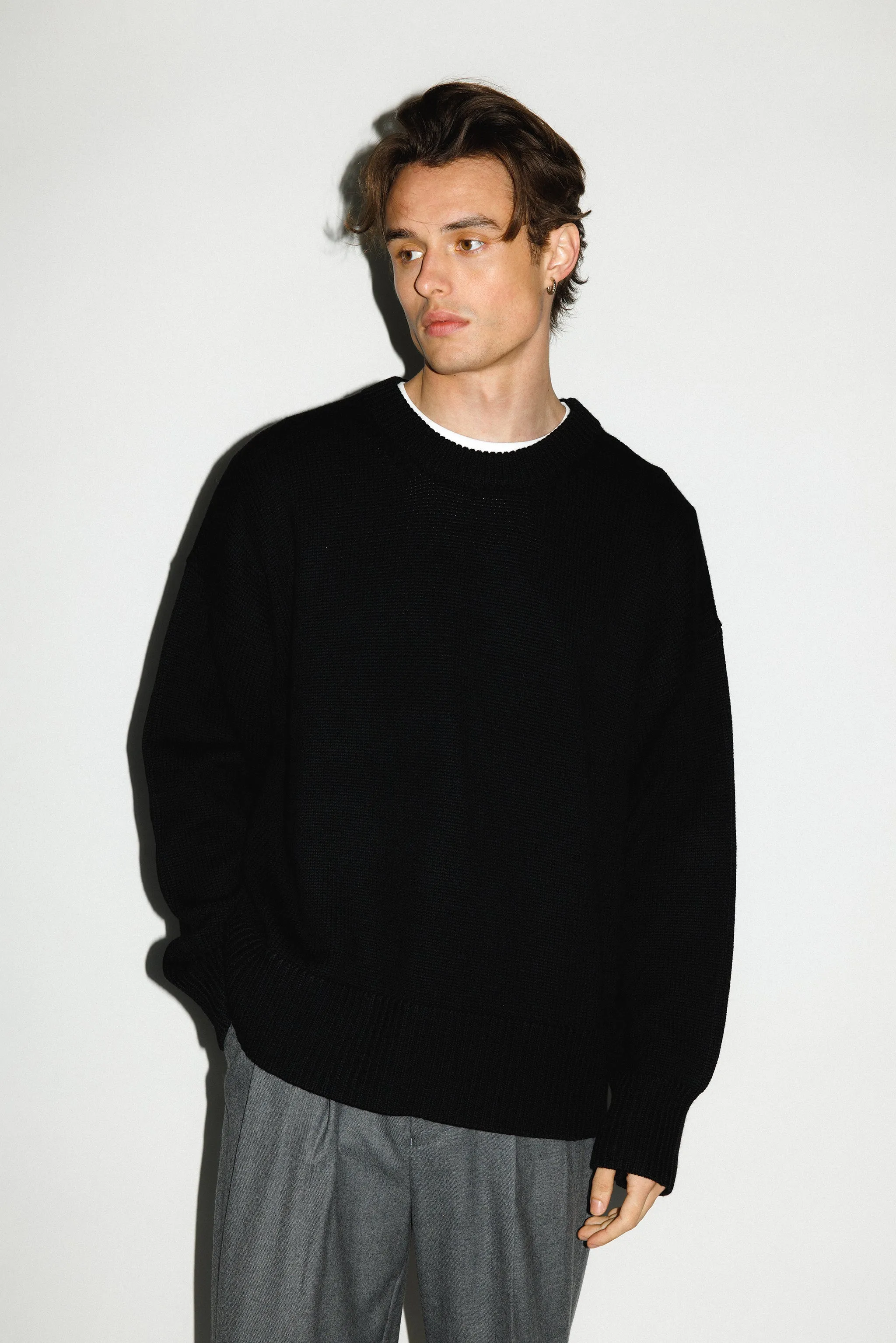 Palos Oversized Crew-Neck Sweater | Black sold by California Arts product image thumbnail 2