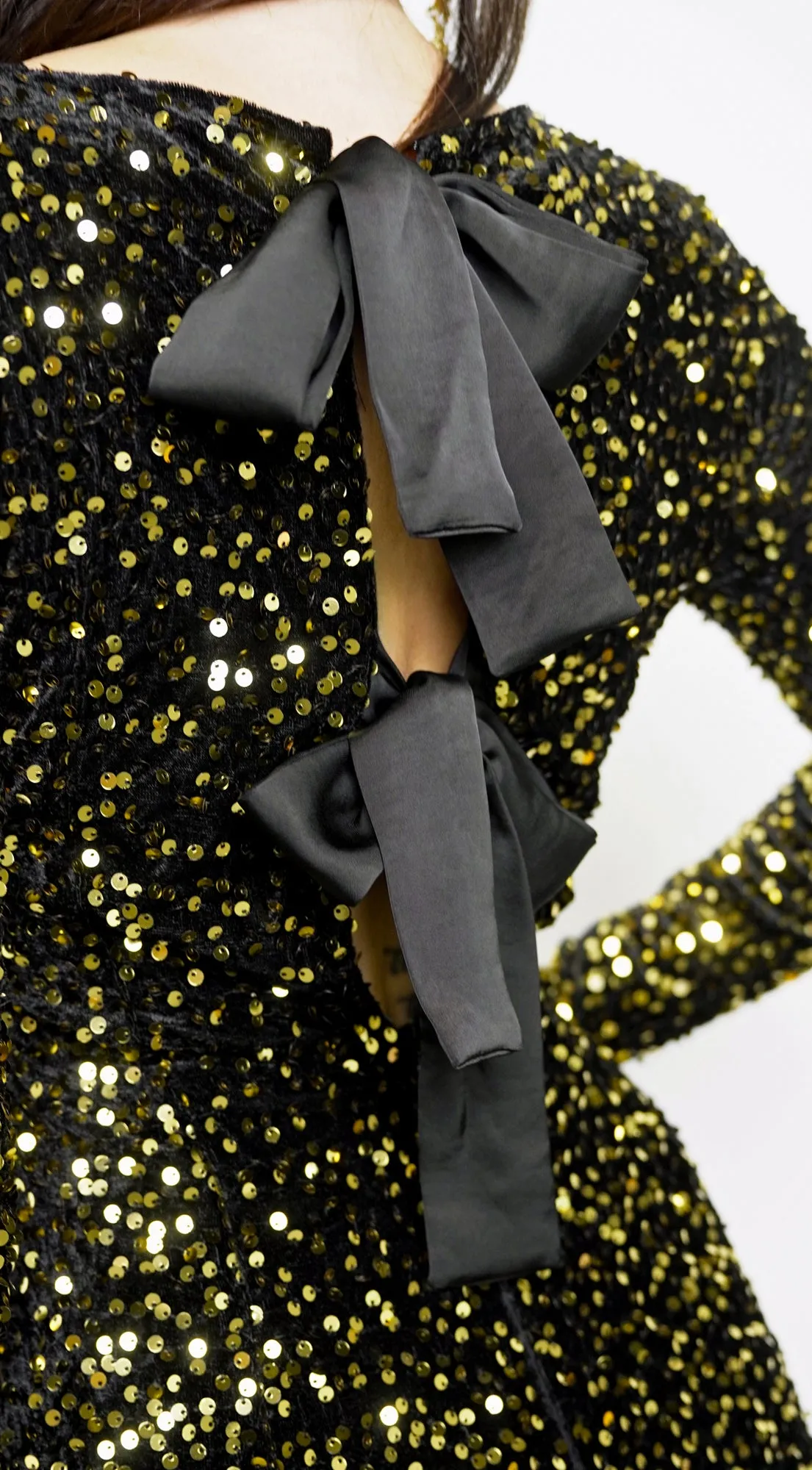 Éloria Velvet Sequin Long Sleeve Mini Dress - Black sold by Emprada product image thumbnail 4