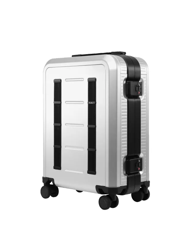 Ramverk Alu Carry-on Silver made by Dooney & Bourke