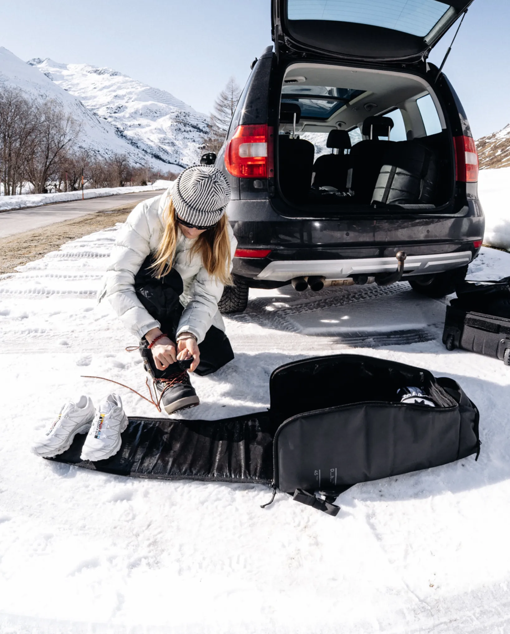 Hugger Bootpack 45L Black Out sold by Db Journey product image thumbnail 2