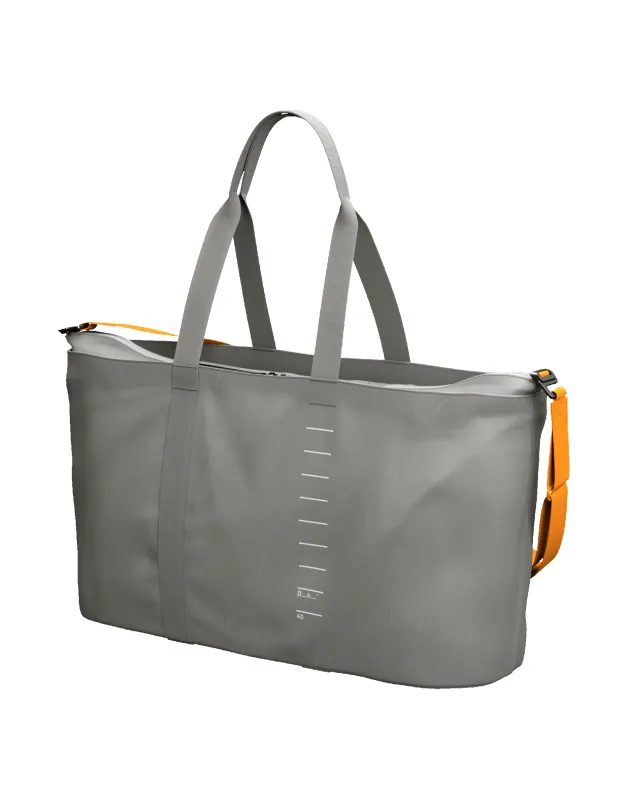 Essential Weekender 40L Sand Grey made by Dooney & Bourke