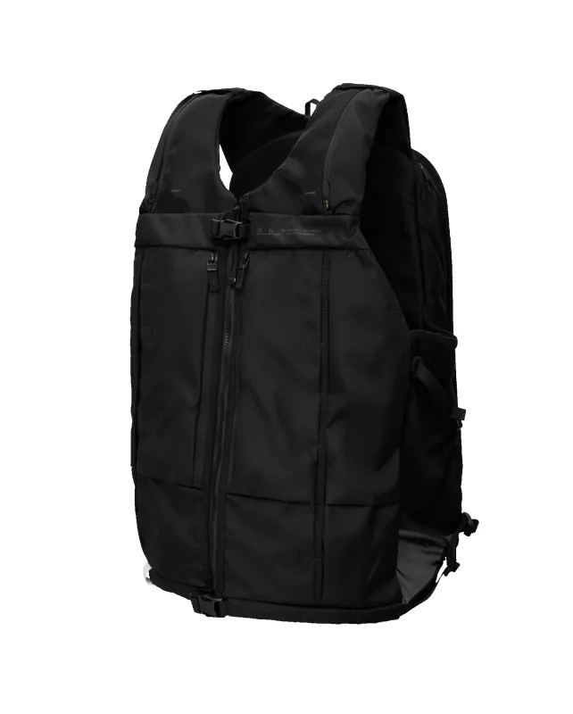 Snow Pro Vest 8L made by Dooney & Bourke