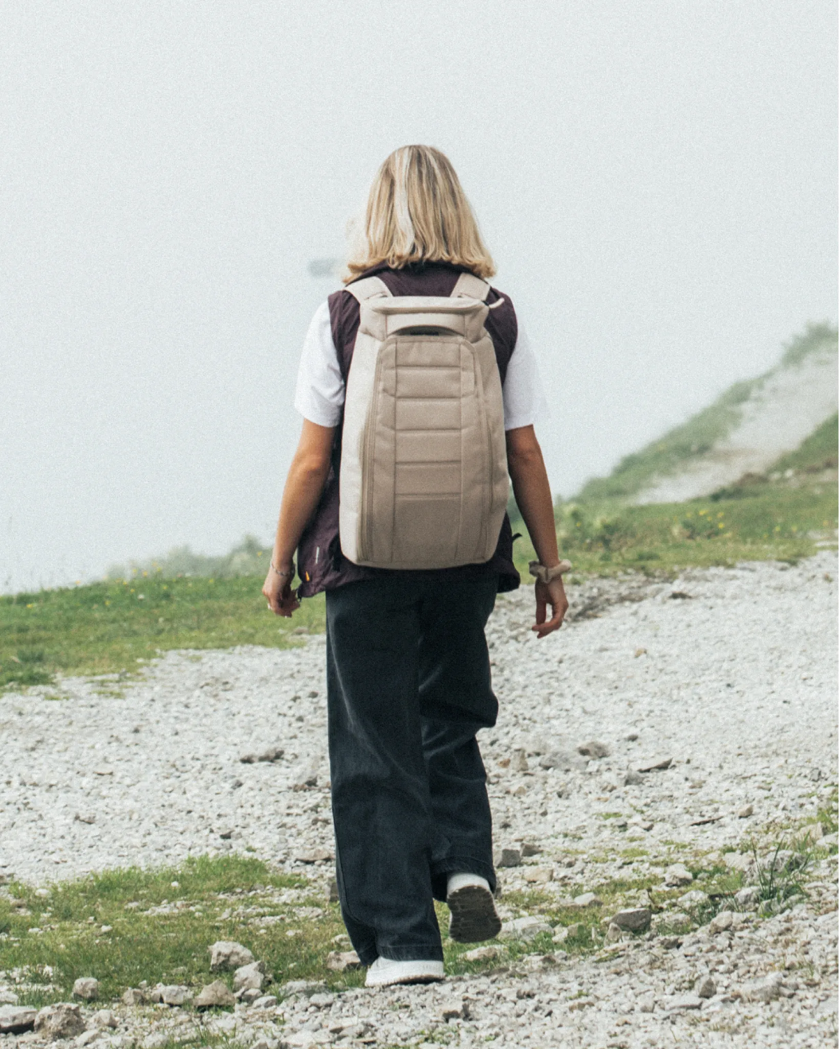 Hugger Backpack 30L Fogbow Beige sold by Db Journey product image thumbnail 2