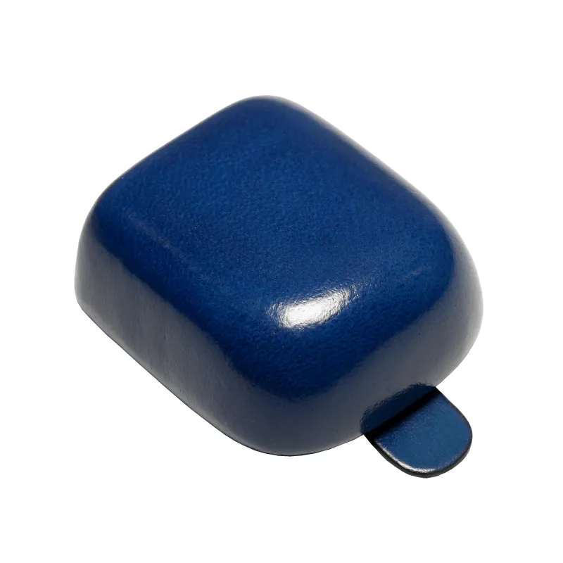 Case for wireless earbuds made by Il Bussetto