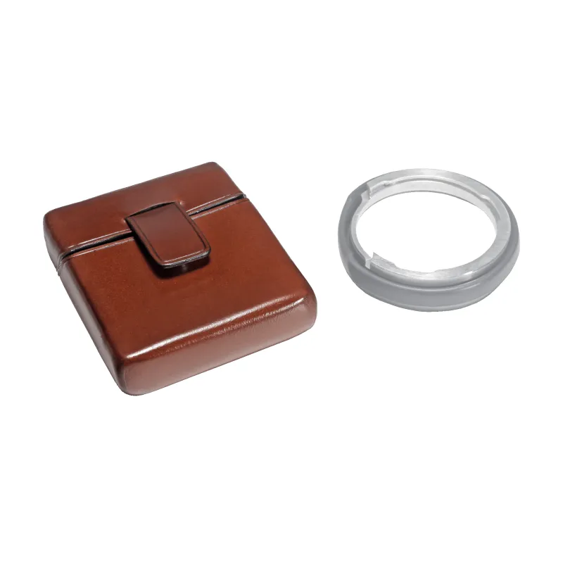 Lens hood case with magnetic closure made by Il Bussetto