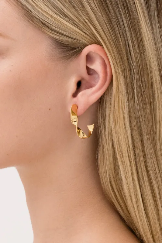 Sculpt Hoops - Gold made by Nina Gordon