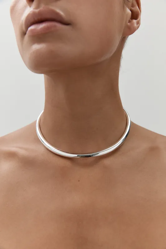Versus Collar Necklace - Silver made by Nina Gordon