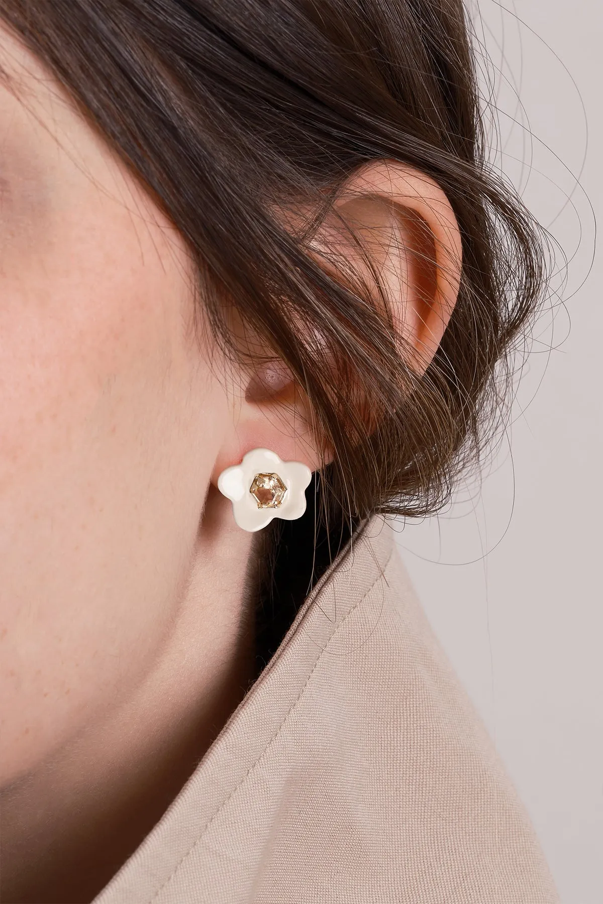 FLOWER CITRINE WHITE EARRINGS sold by Aliita product image thumbnail 2