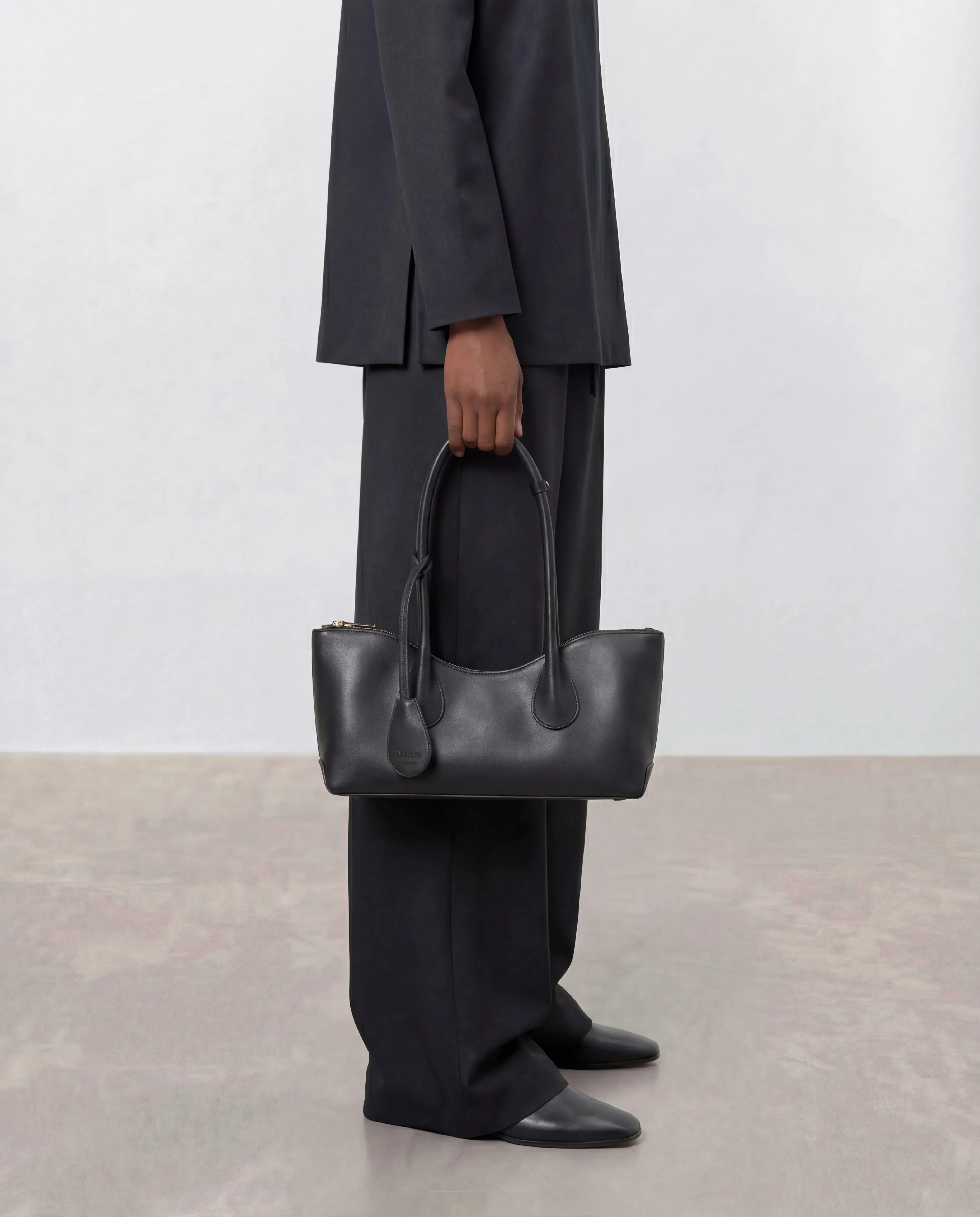 Gaia Shoulderbag Leather Black sold by Flattered product image thumbnail 2